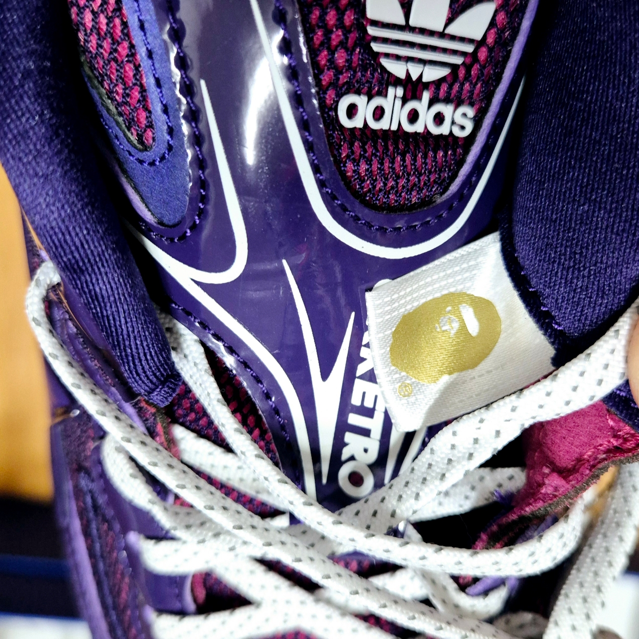 Adidas x BAPE Orketro Dark Purple Cloud White 착용 스타일 - 7