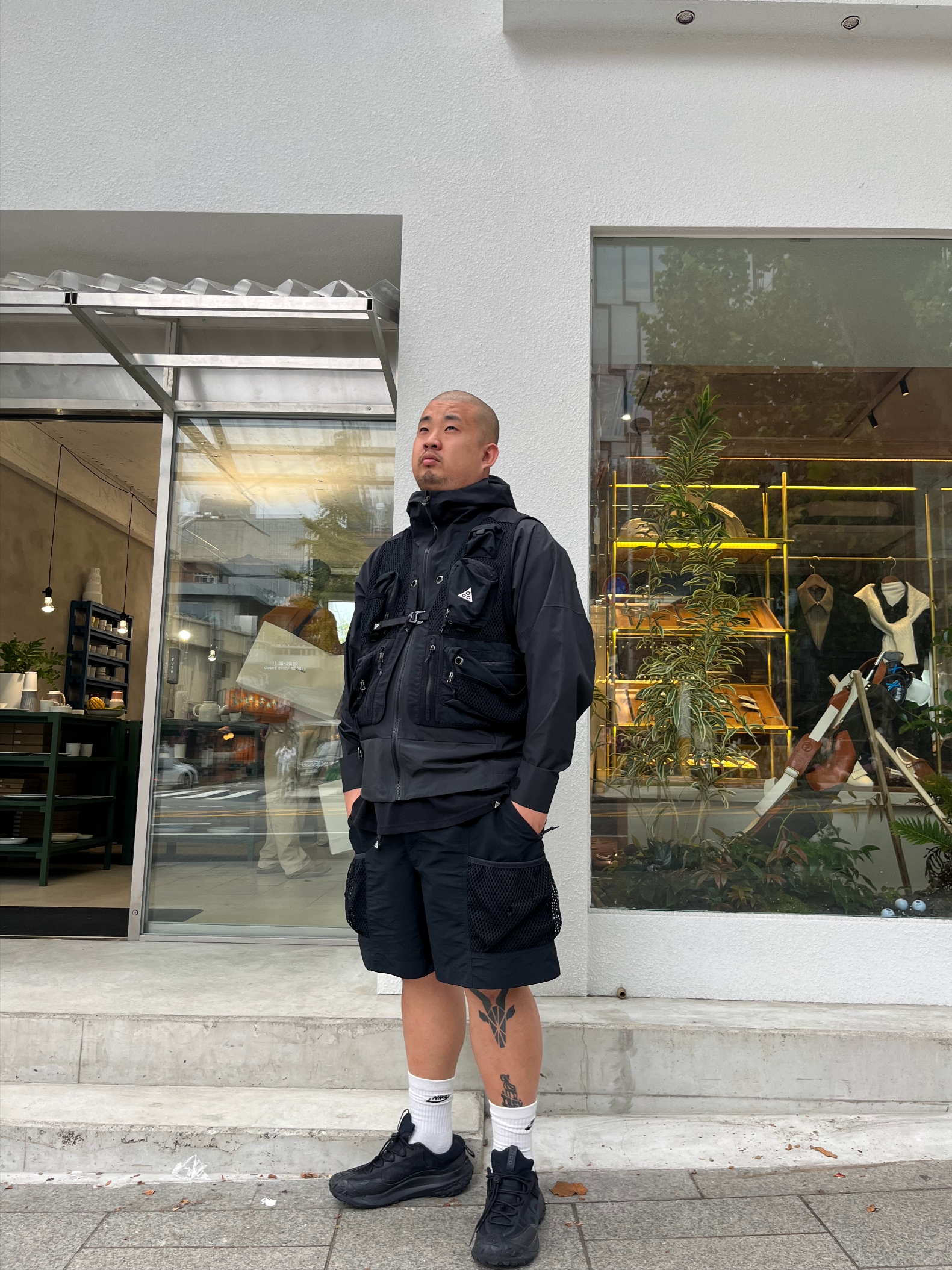 Nike ACG Buttles Vest Black - Asia, Nike ACG Mountain Fly 2 Low Black 착용 스타일