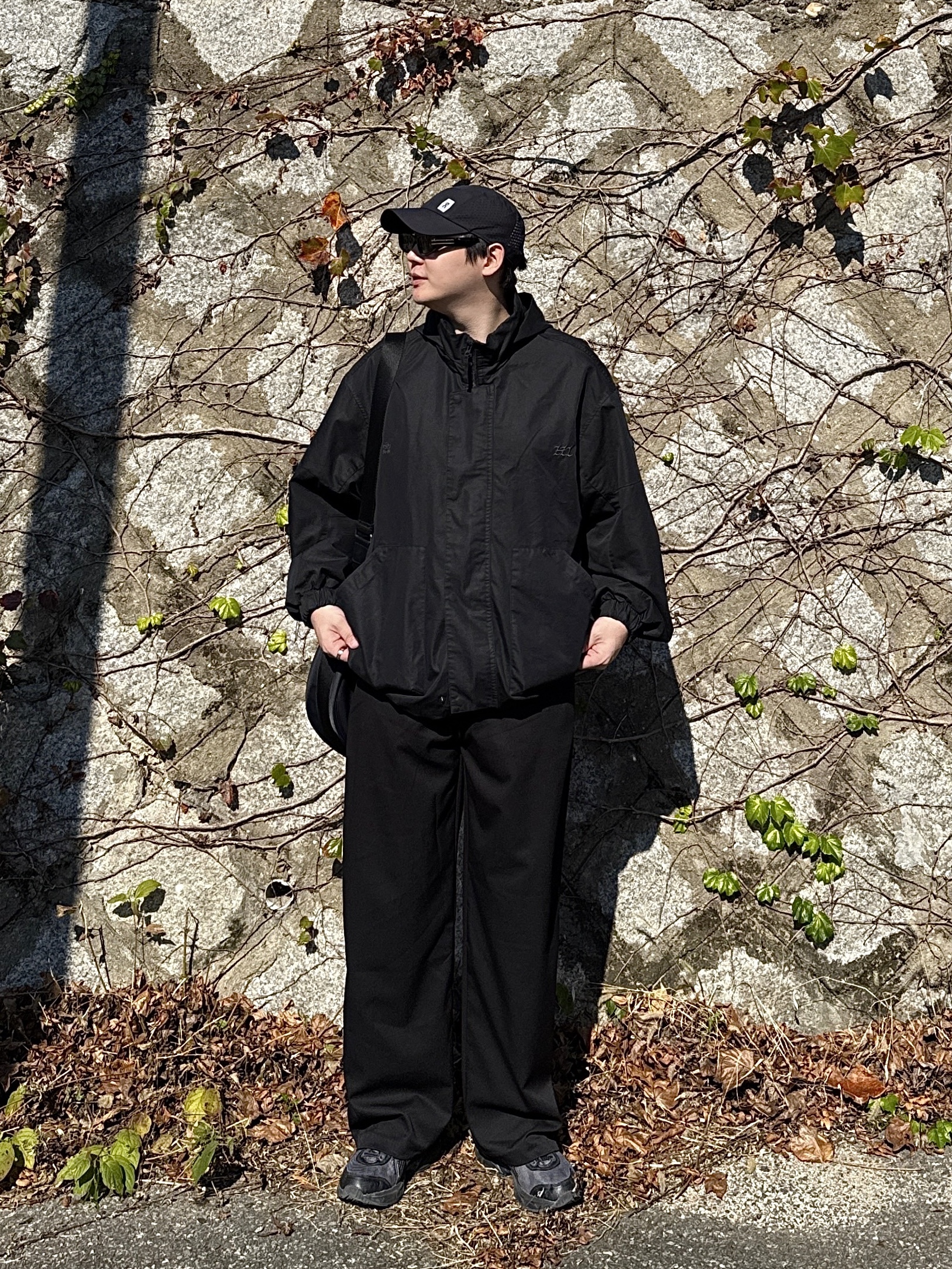 On Running Lightweight Cap Black, Polyteru Human Index Human Loosed Half Zip Knit Gray 착용 스타일 - 3