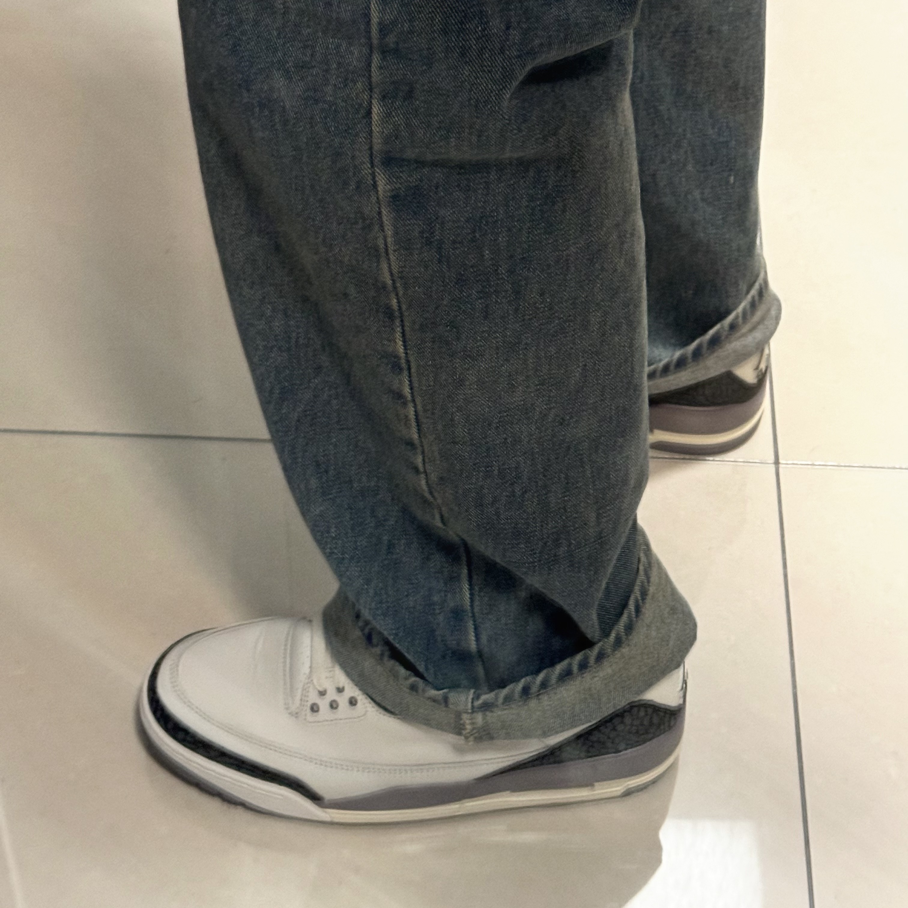 Jordan 3 Retro Cement Grey 착용 스타일 - 2