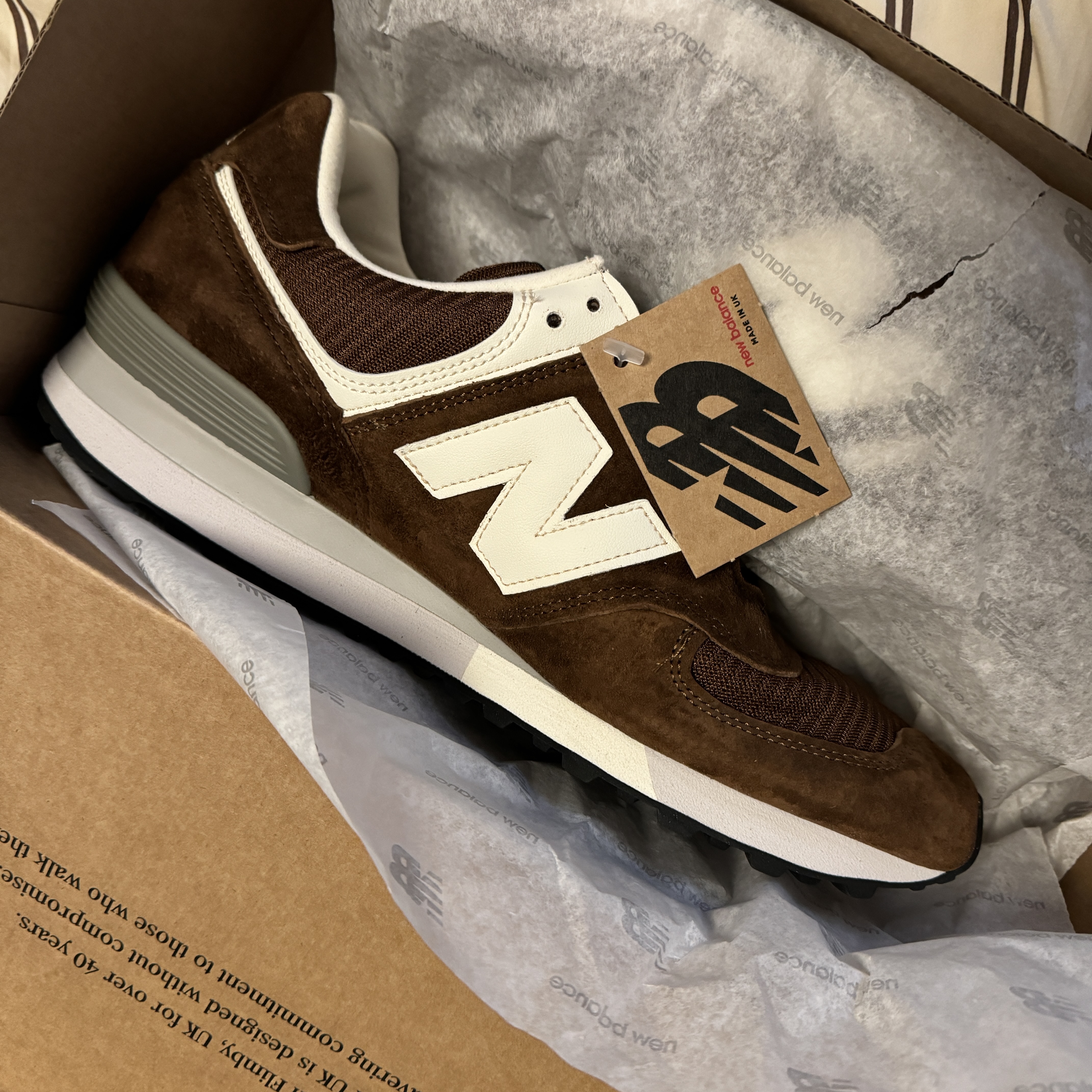 New Balance 576 Made in UK Monks Robe Coconut Milk 착용 스타일