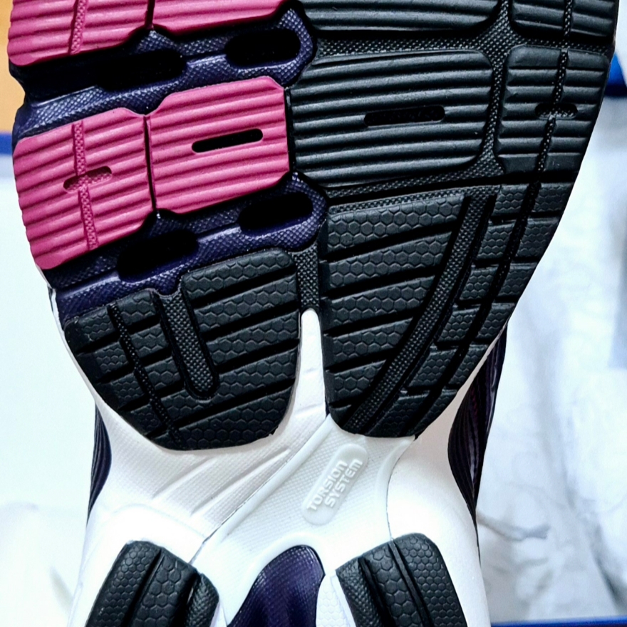 Adidas x BAPE Orketro Dark Purple Cloud White 착용 스타일 - 5