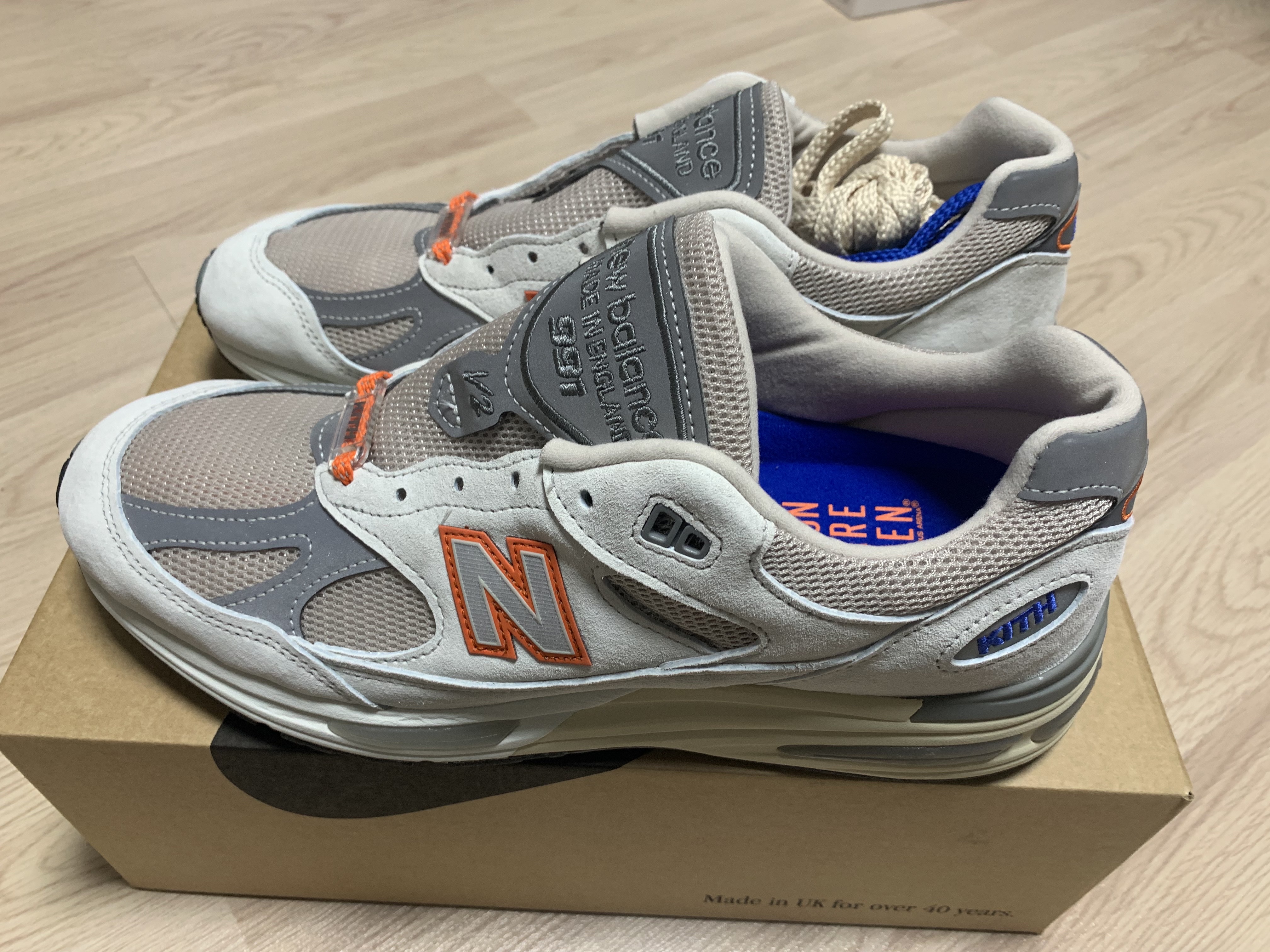 New Balance x Kith x Madison Square Garden 991v2 Made in UK Antarctica Ancient Scroll - D Standard 착용 스타일 - 1