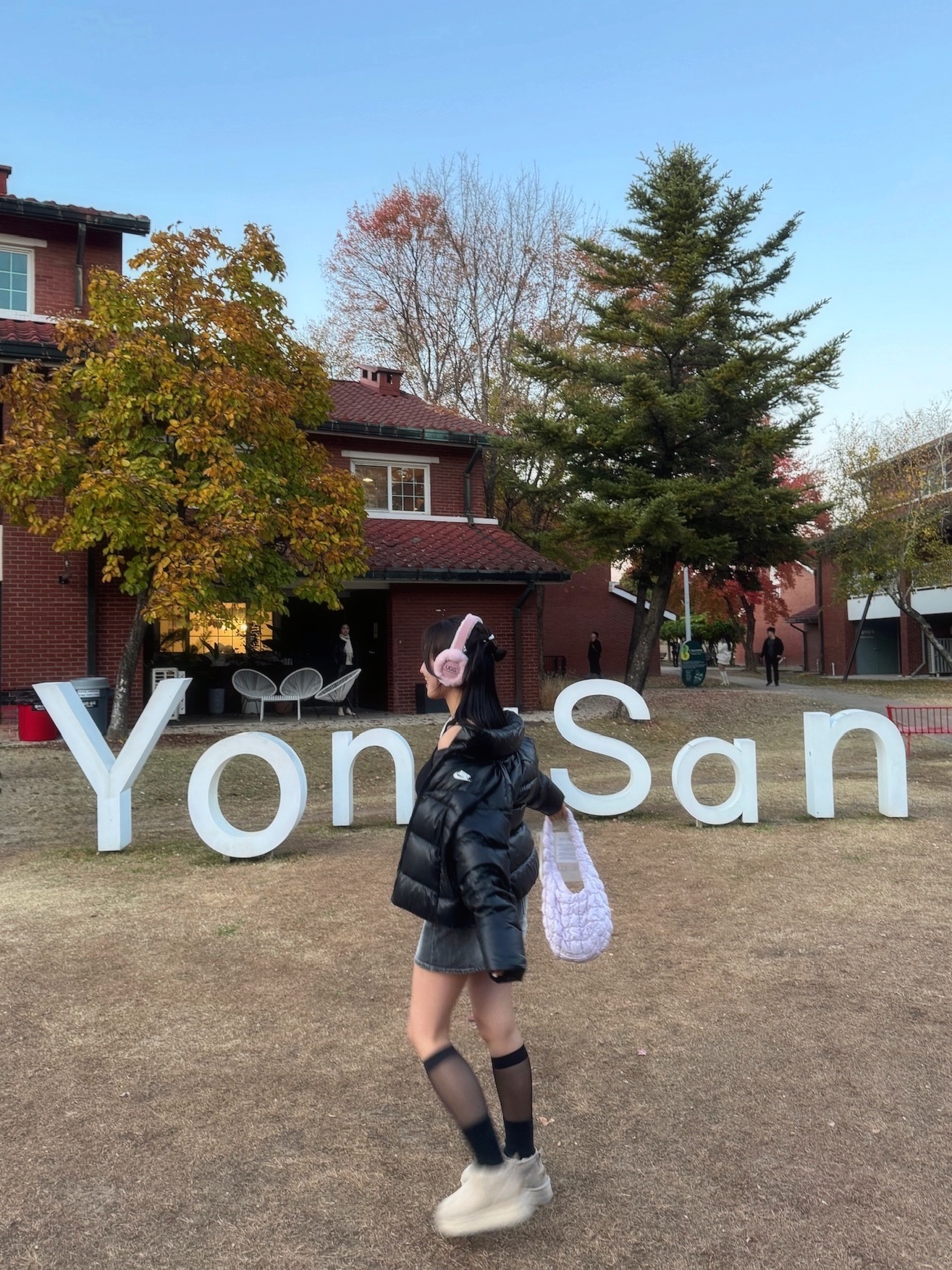 COS Quilted Mini Bag Light Pink, (W) UGG Embroidered Logo Earmuff Apple Blossom ์ฐฉ์ฉ ์คํ์ผ - 2