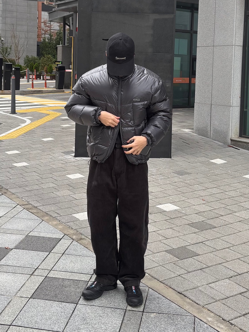 Wildthings Mountain Field Down Puffer Graphite 착용 스타일 - 1