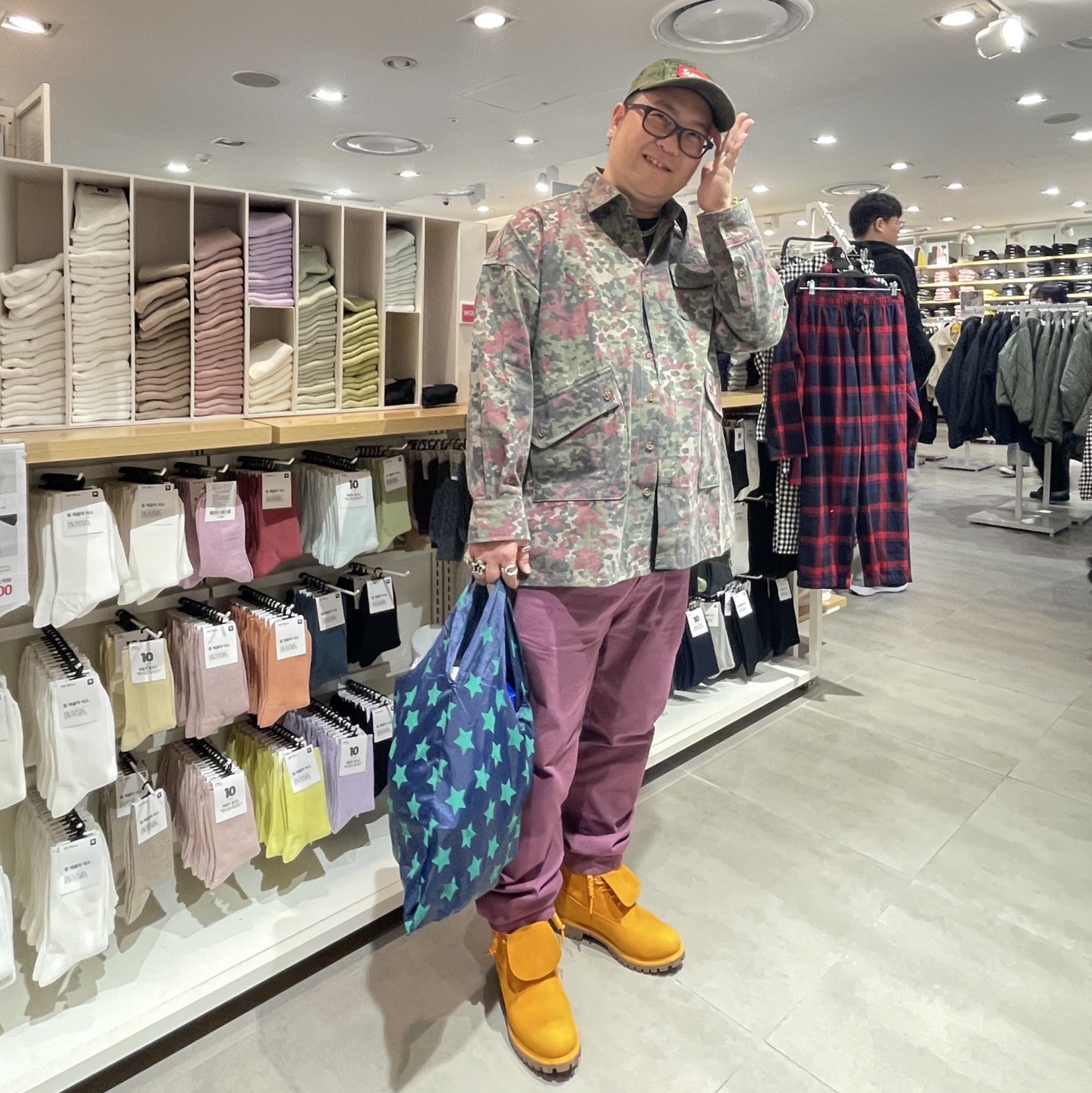 Supreme Military Camp Cap Flecktarn Camo - 23FW, Timberland Premium 6 inch Waterproof Boot Yellow - Wide 착용 스타일 - 2