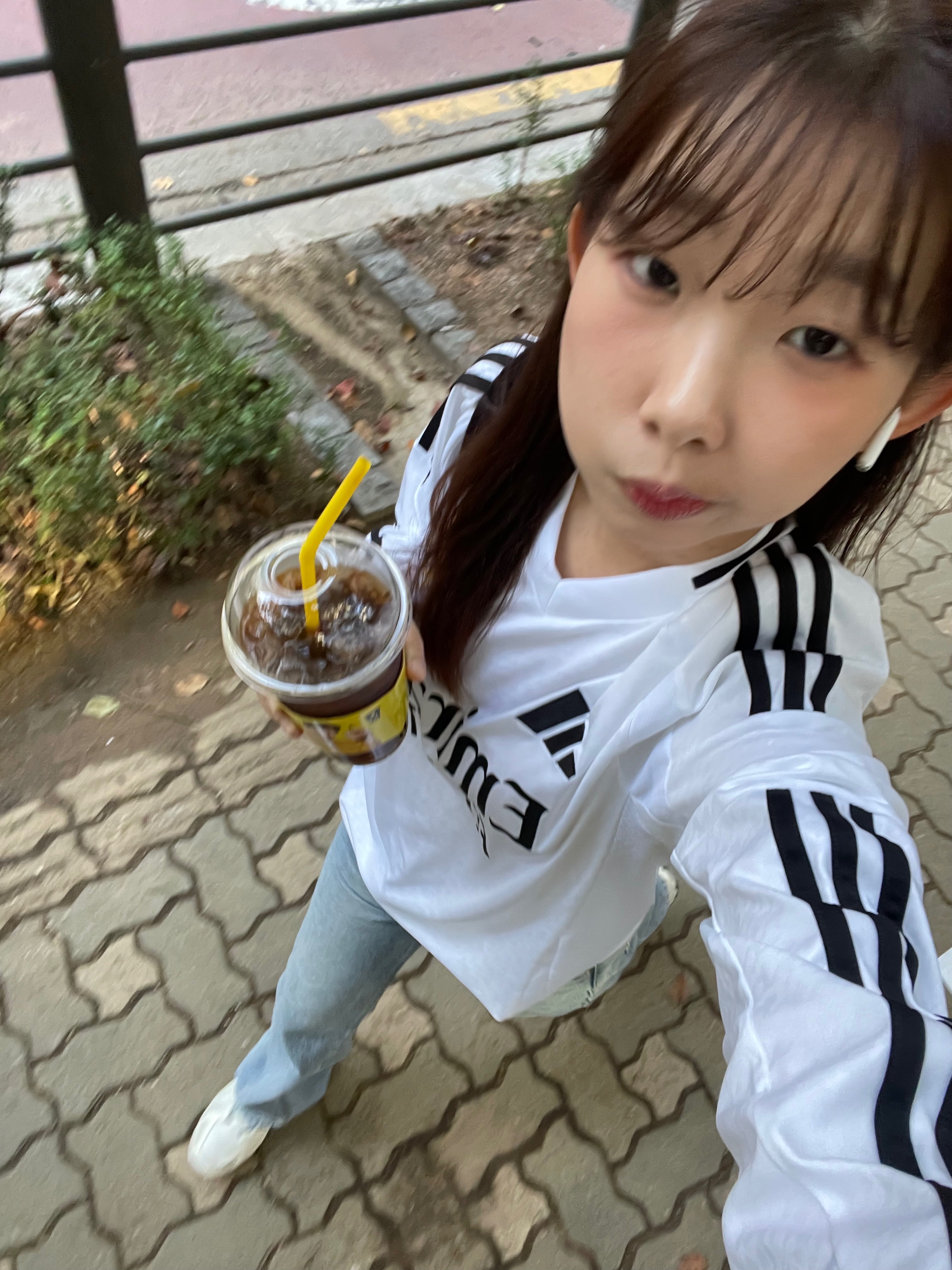 Adidas Real Madrid 2024/25 Home Long Sleeve Jersey White - KR Sizing (Non Marking Ver.), Adidas Real Madrid 2024/25 Home Authentic Long Sleeve Jersey White - US Sizing (Non Marking Ver.) 착용 스타일 - 2