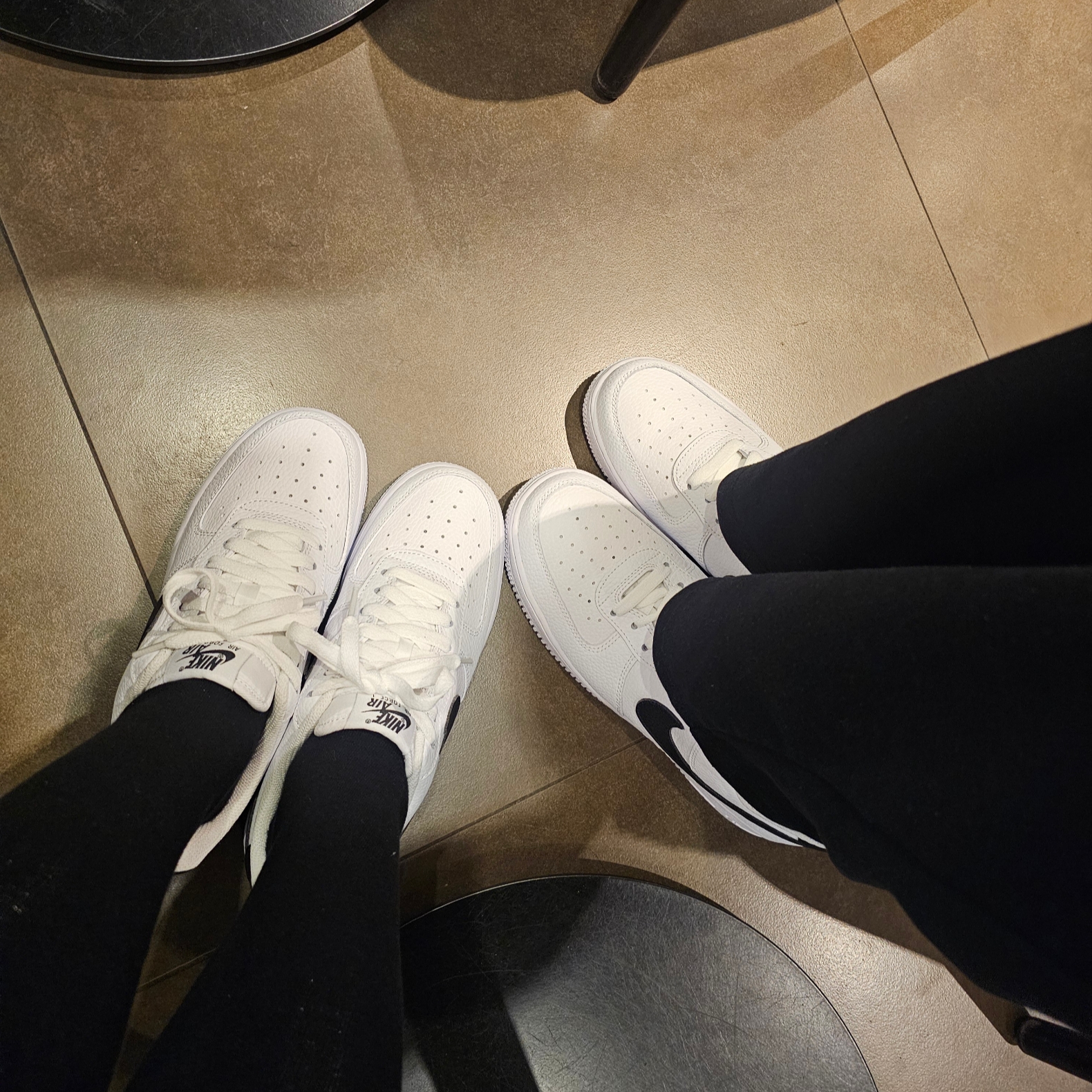 Nike Air Force 1 '07 White Black 착용 스타일 - 1
