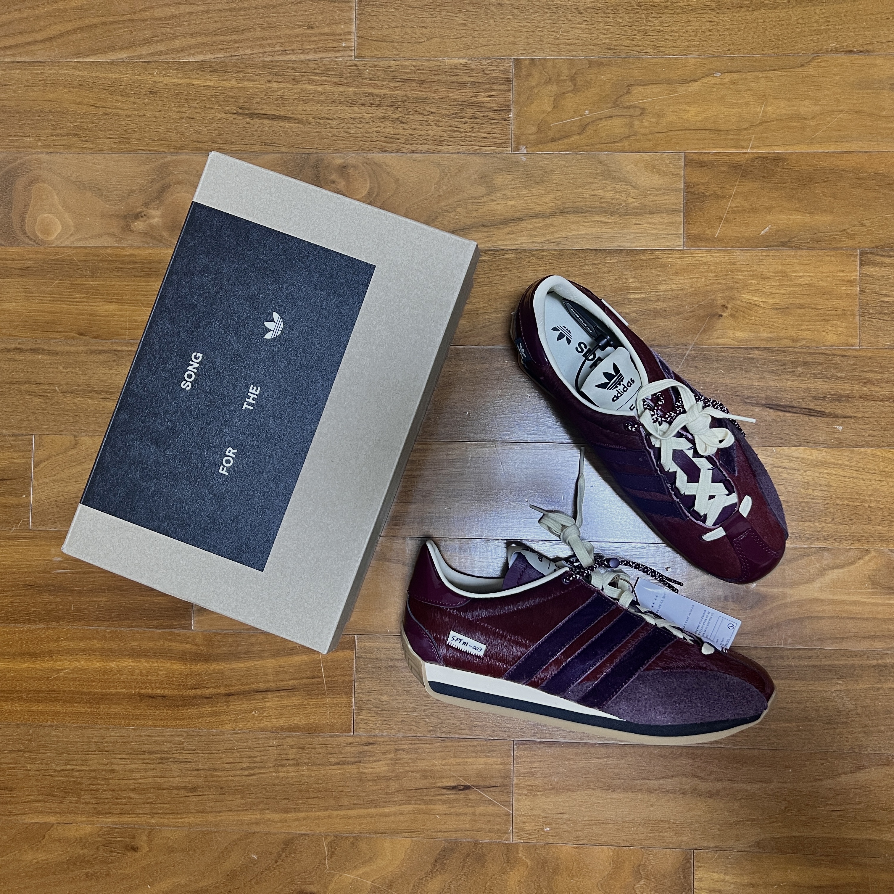 Adidas x Song for the Mute Country OG Maroon Core Black 착용 스타일