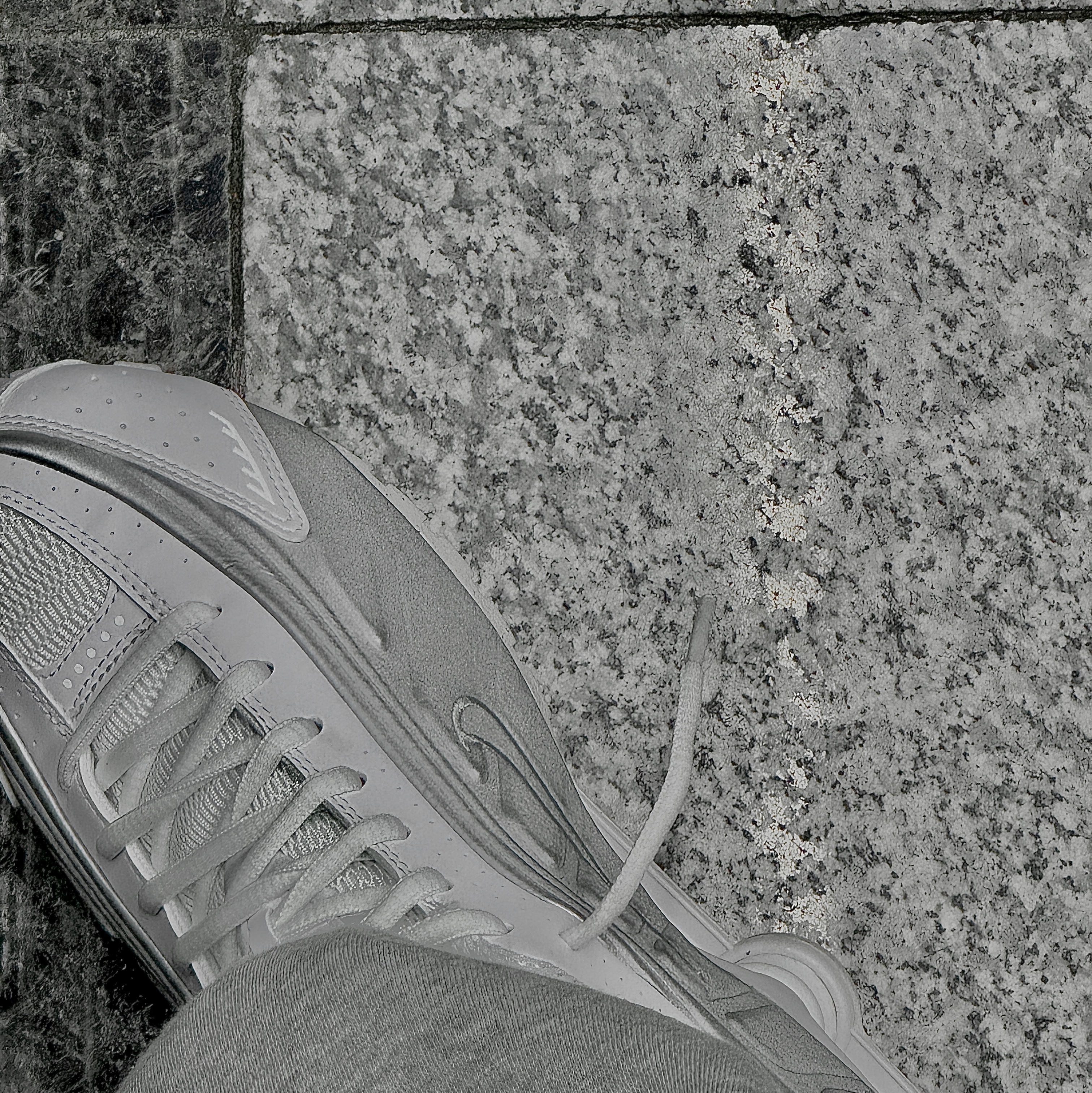 (W) Nike Shox R4 White Metallic Silver 착용 스타일 - 3