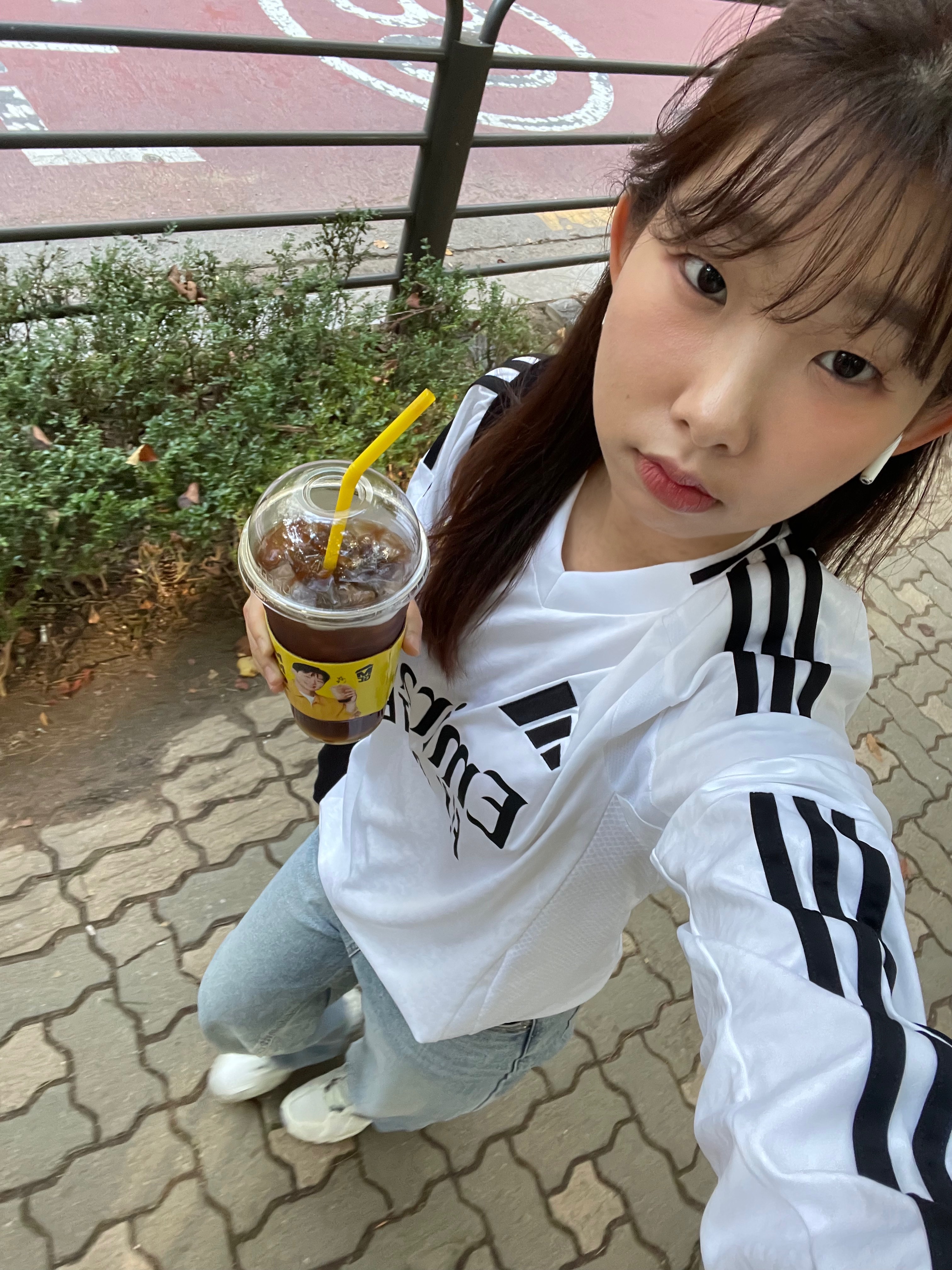 Adidas Real Madrid 2024/25 Home Long Sleeve Jersey White - KR Sizing (Non Marking Ver.), Adidas Real Madrid 2024/25 Home Authentic Long Sleeve Jersey White - US Sizing (Non Marking Ver.) 착용 스타일 - 1