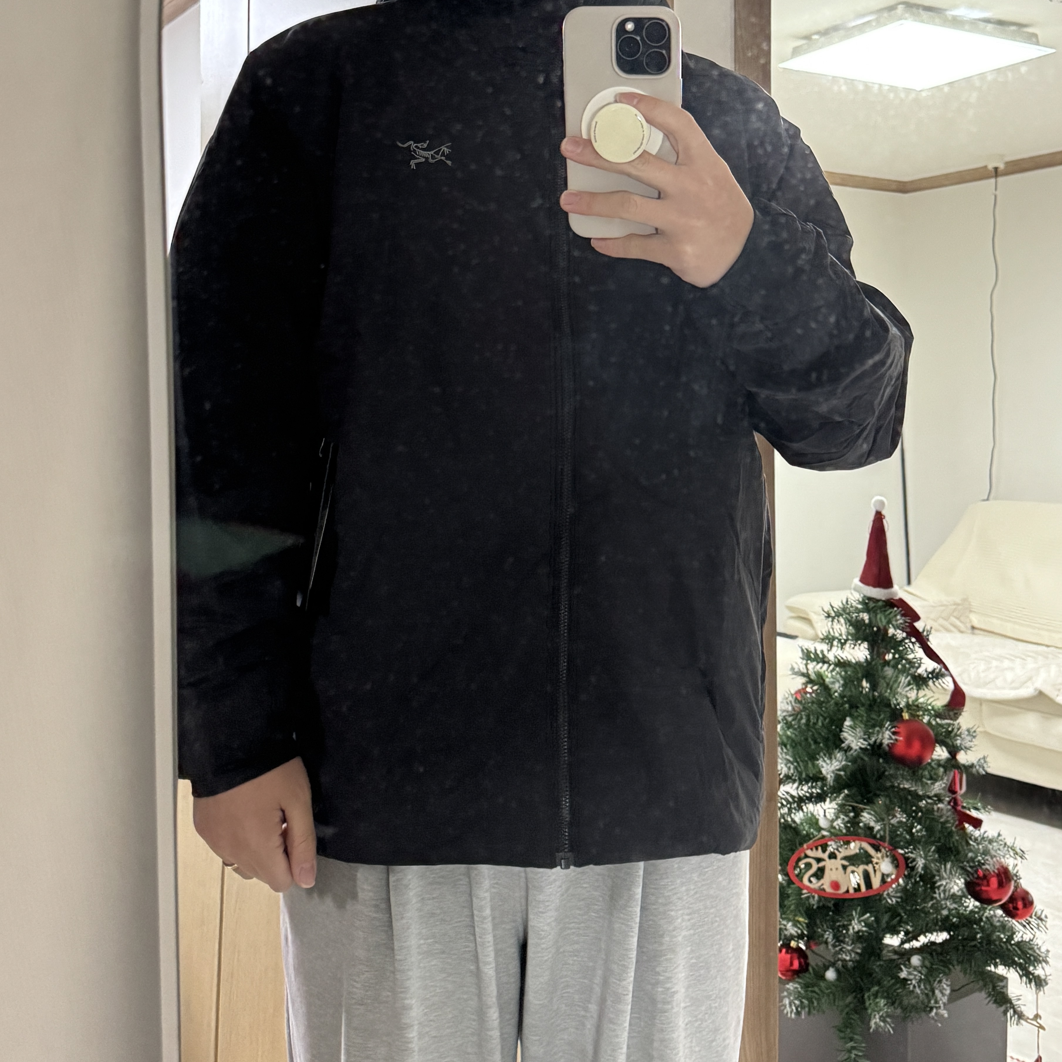 Arc'teryx Atom Heavyweight Hoody Black 착용 스타일 - 1