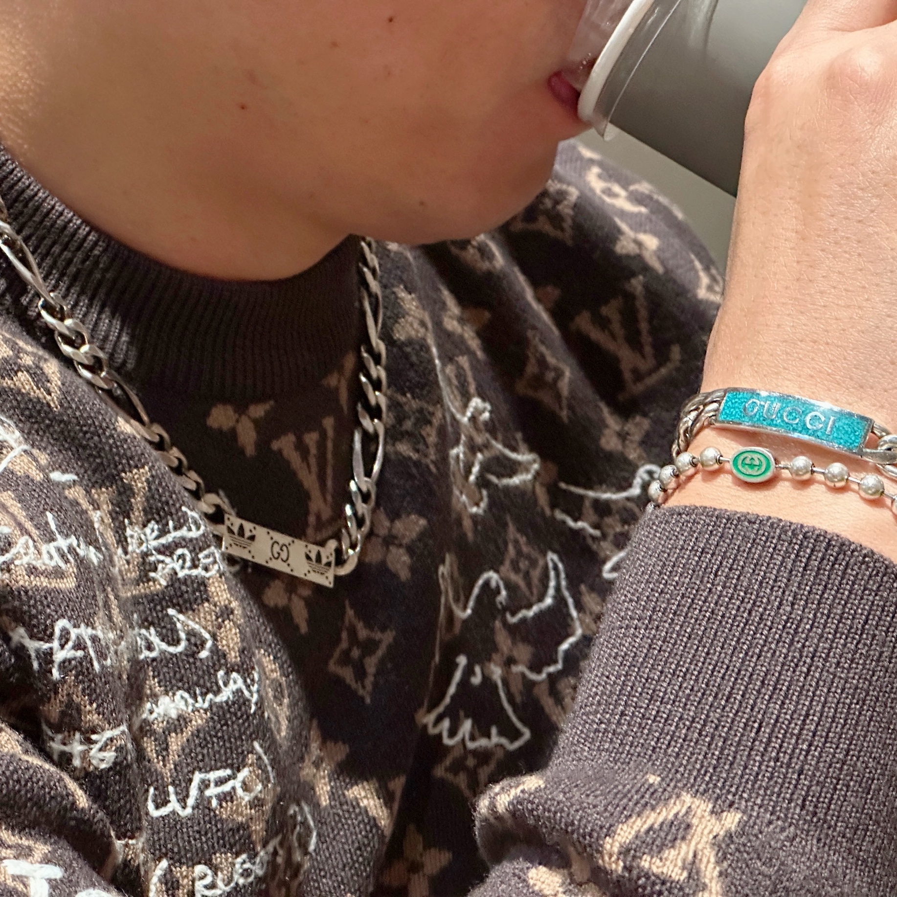 Gucci x Adidas Gourmette Chain Necklace Sterling Silver, Gucci Logo Enamel Bracelet Silver 착용 스타일