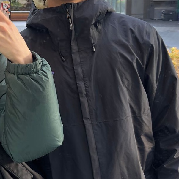 Patagonia Torrentshell 3L Jacket Black 착용 스타일
