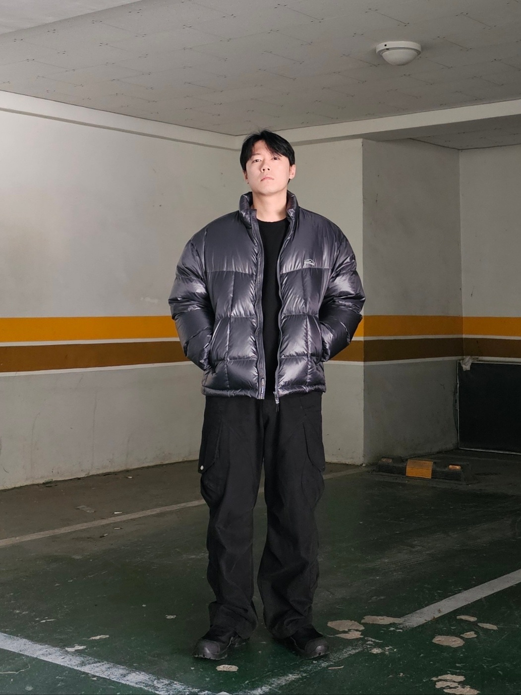 Wildthings Mountain Field Down Puffer Graphite 착용 스타일 - 2