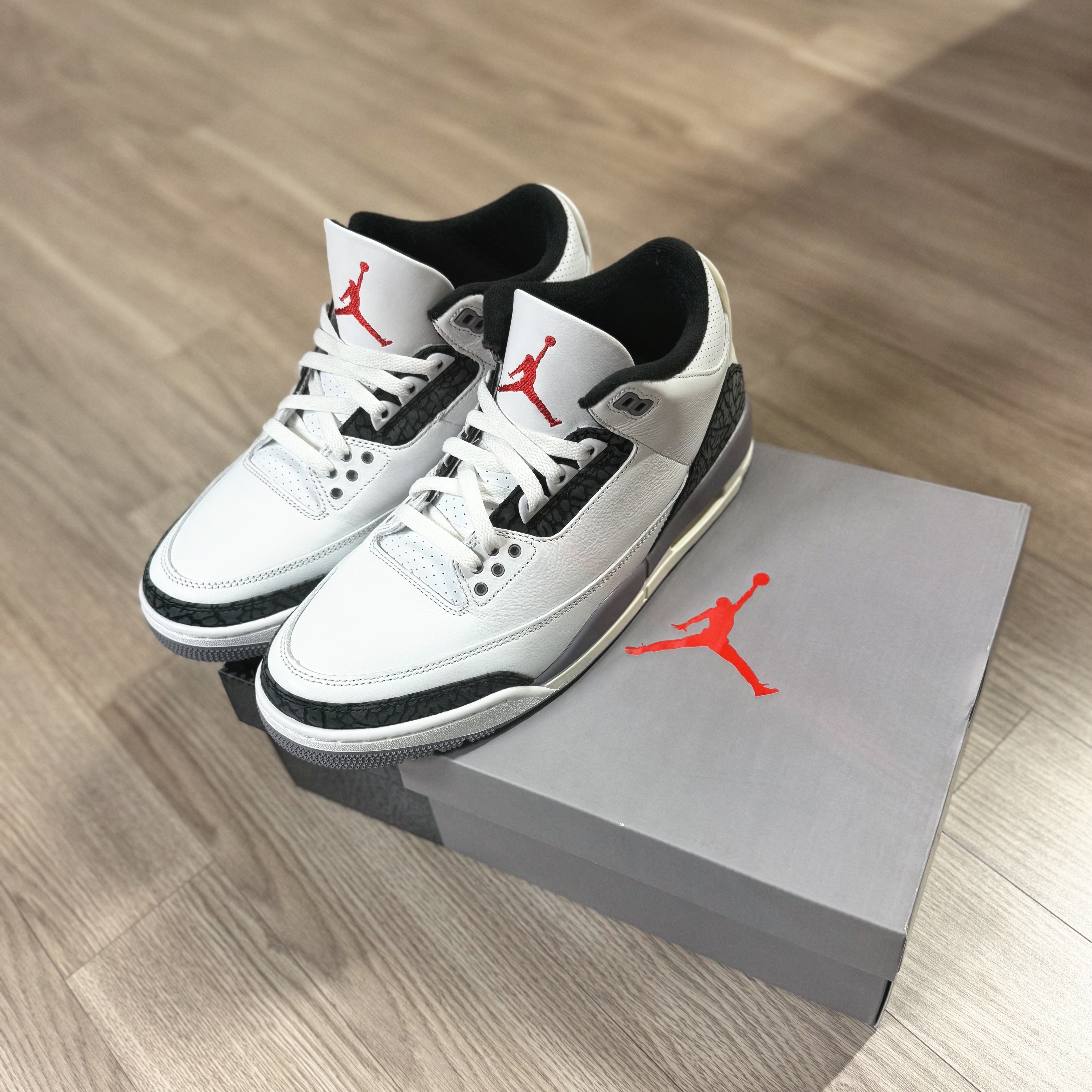 Jordan 3 Retro Cement Grey 착용 스타일 - 1