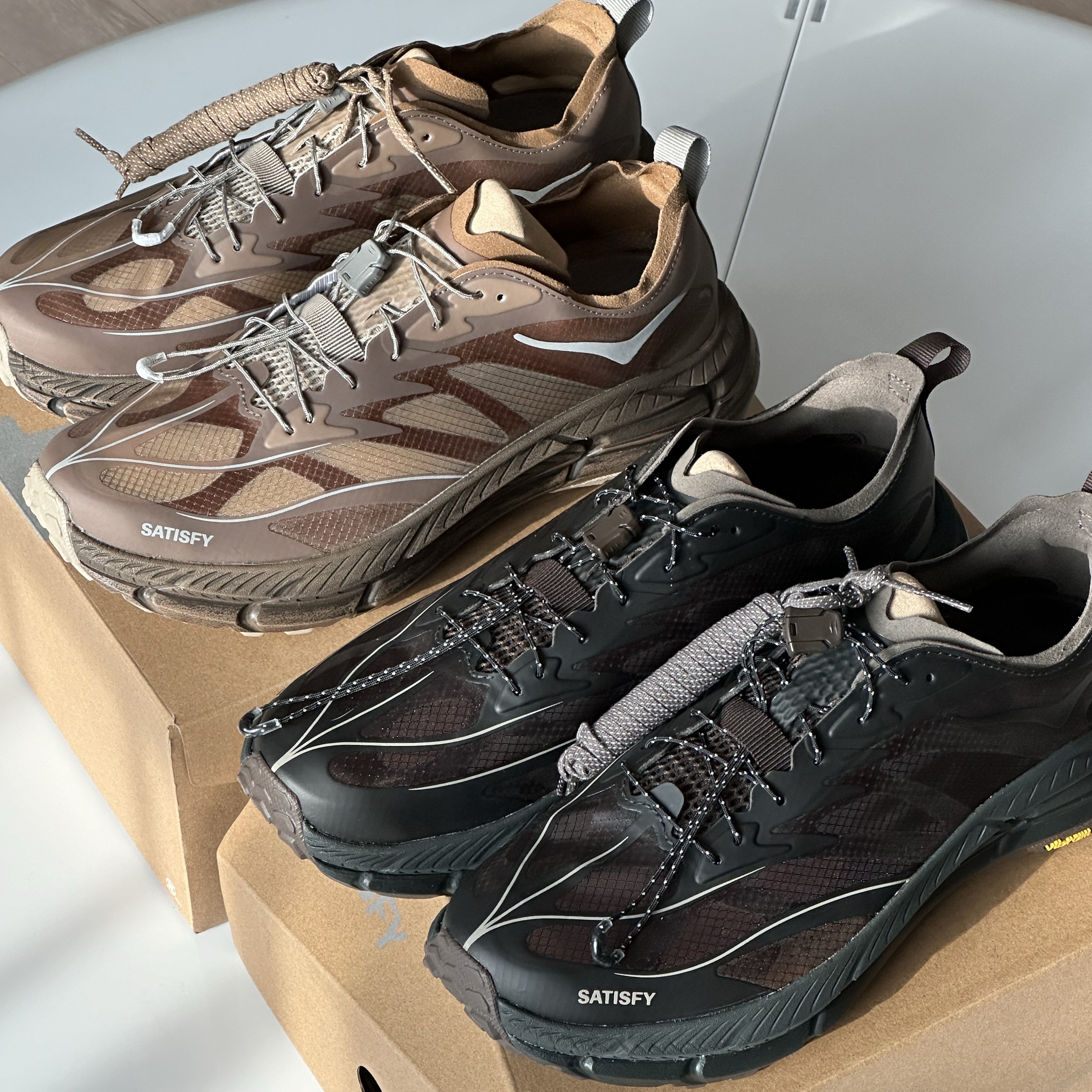 Hoka x Satisfy Mafate Speed 4 Lite Coffee, Hoka x Satisfy Mafate Speed 4 Lite Rubber 착용 스타일