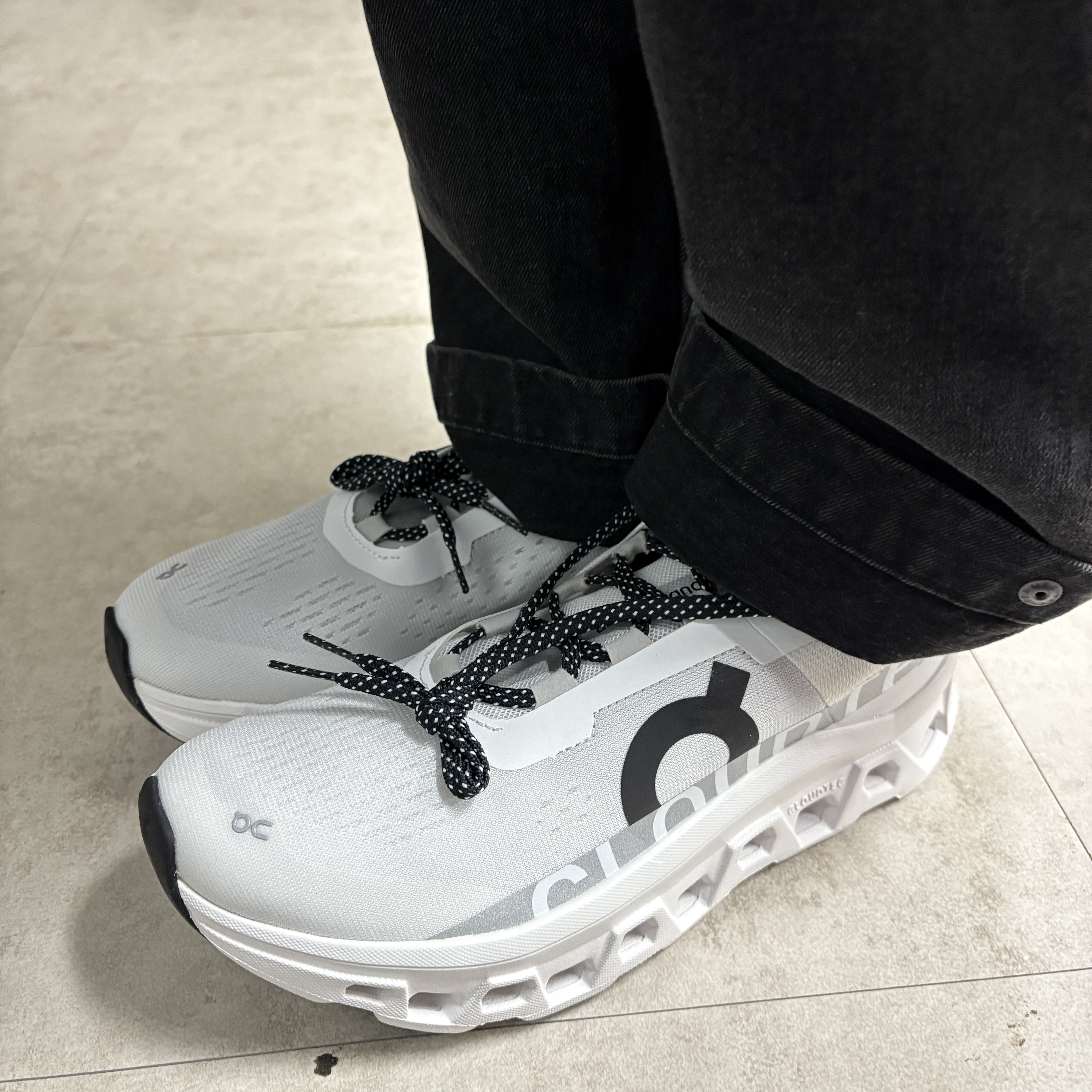 On Running Cloudmonster All White, (W) On Running Cloudmonster All White 착용 스타일