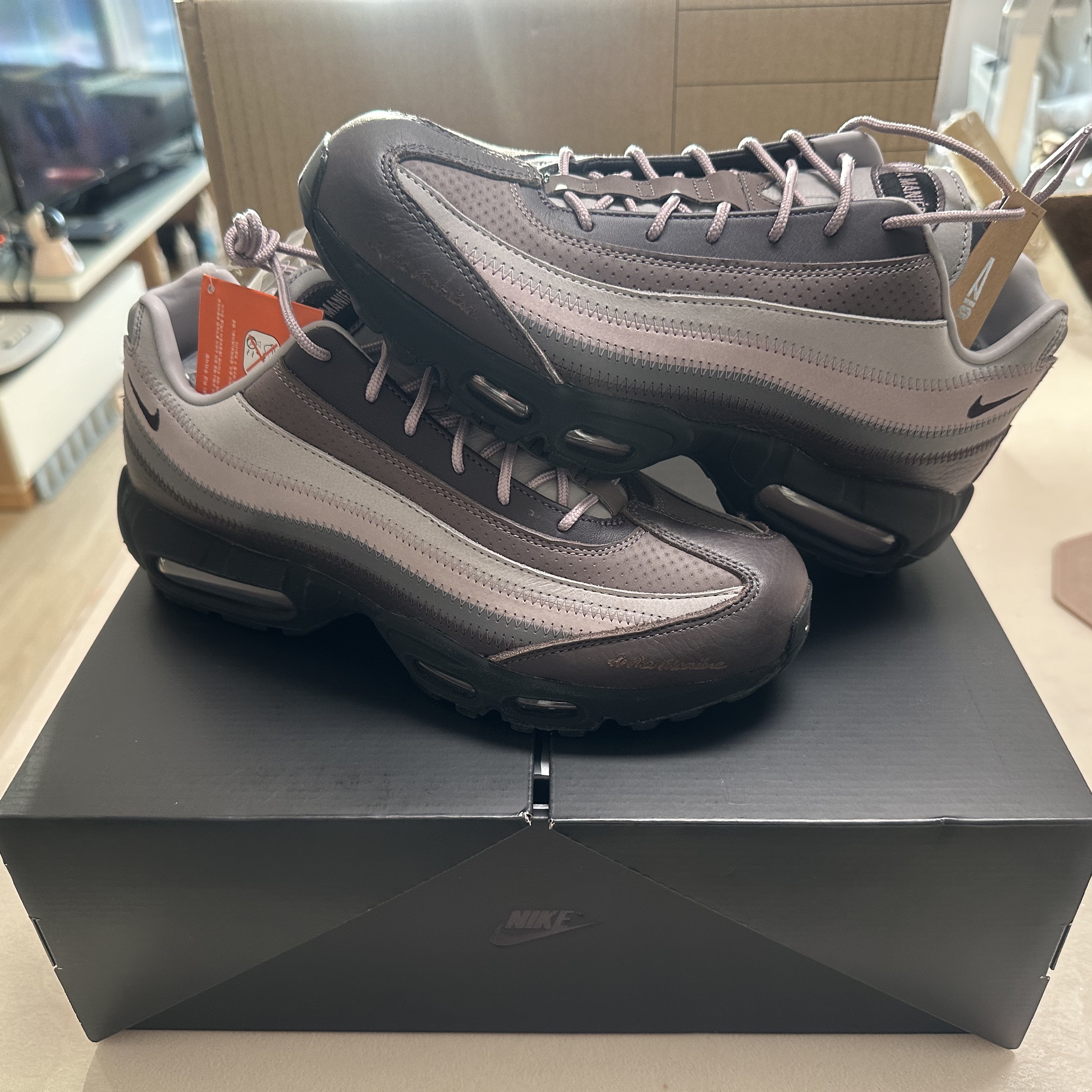 Nike x A Ma Maniere Air Max 95 W.Y.W.S. 착용 스타일 - 1