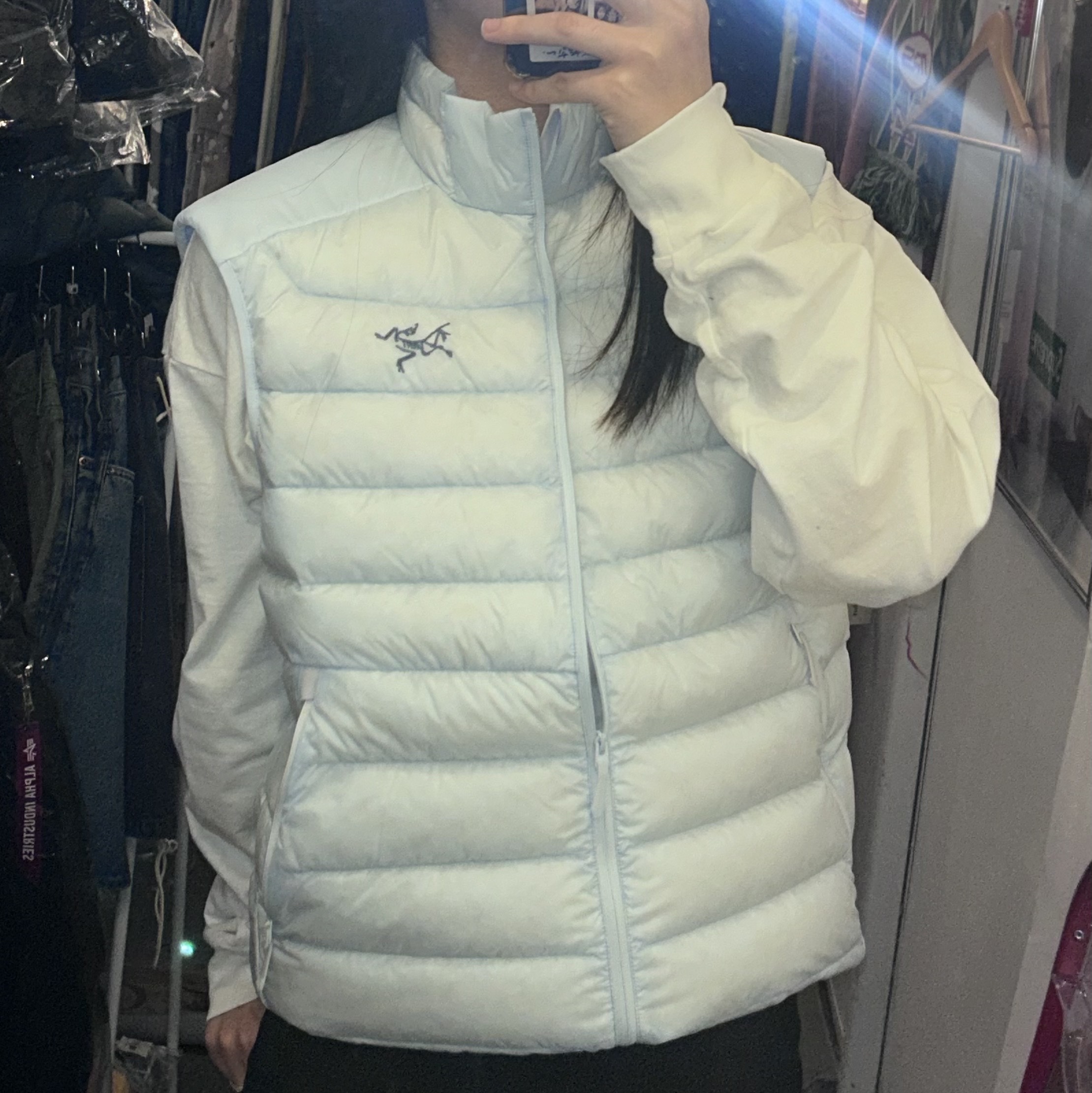 Telfar x UGG Small Shopping Bag Blue, Palace x Oakley Puffa Black - 24FW 착용 스타일 - 1