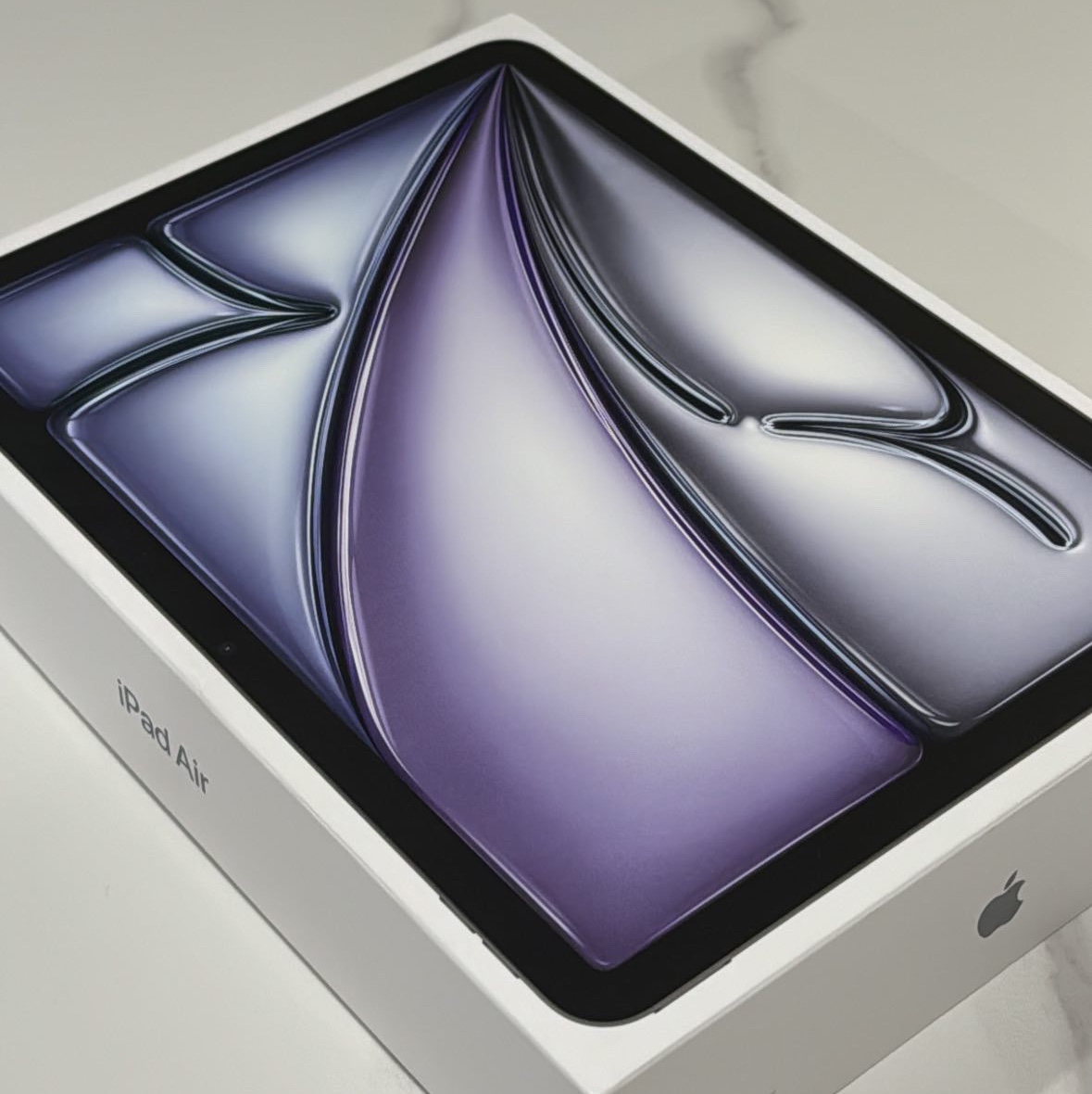 Apple iPad Air 6th Gen 11-inch Wifi 128GB Space Gray (Korean Ver.) 착용 스타일