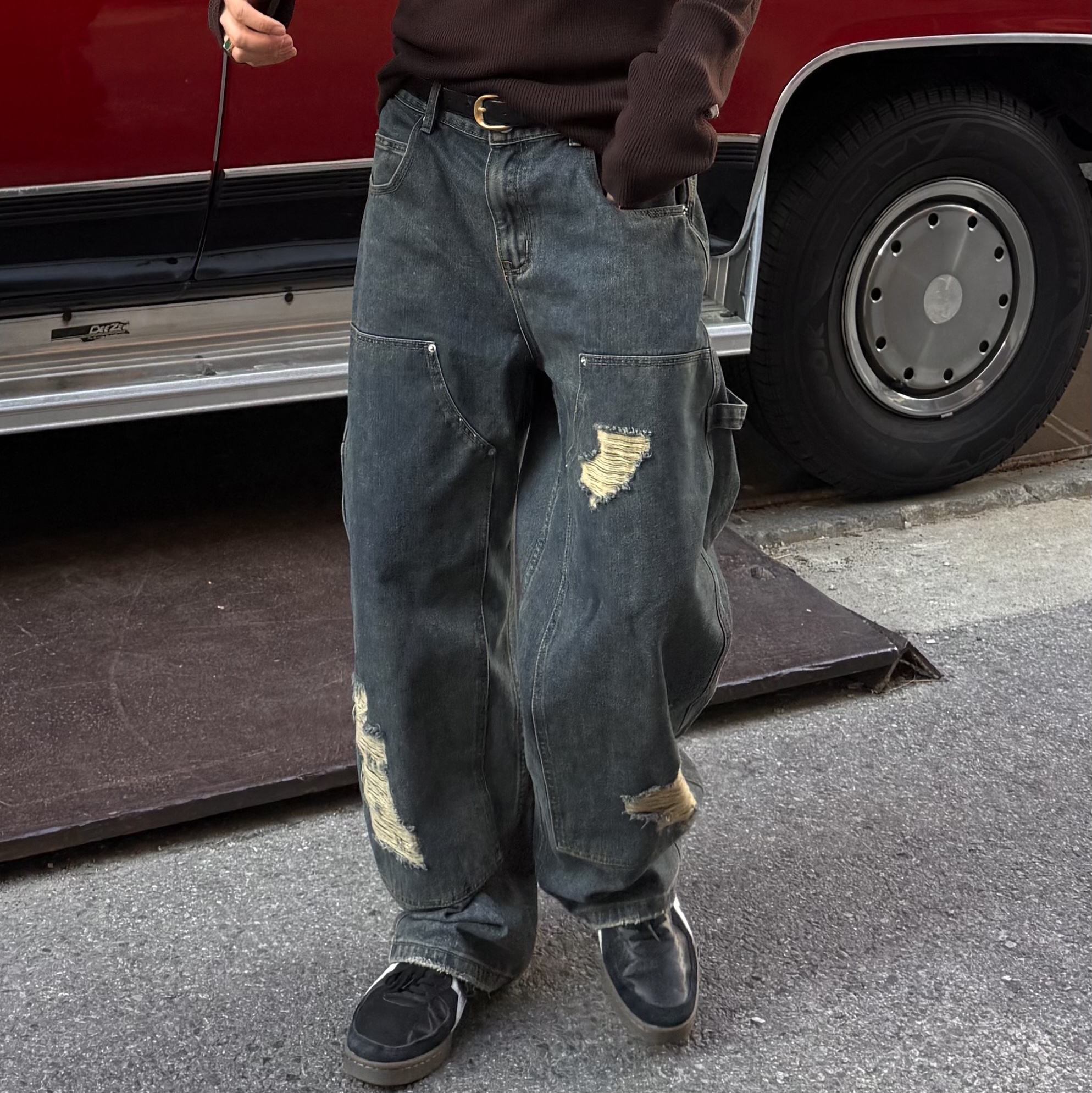 [KREAM 단독] Millo Archive Damage Carpenter Pants Vintage Blue 착용 스타일 - 3