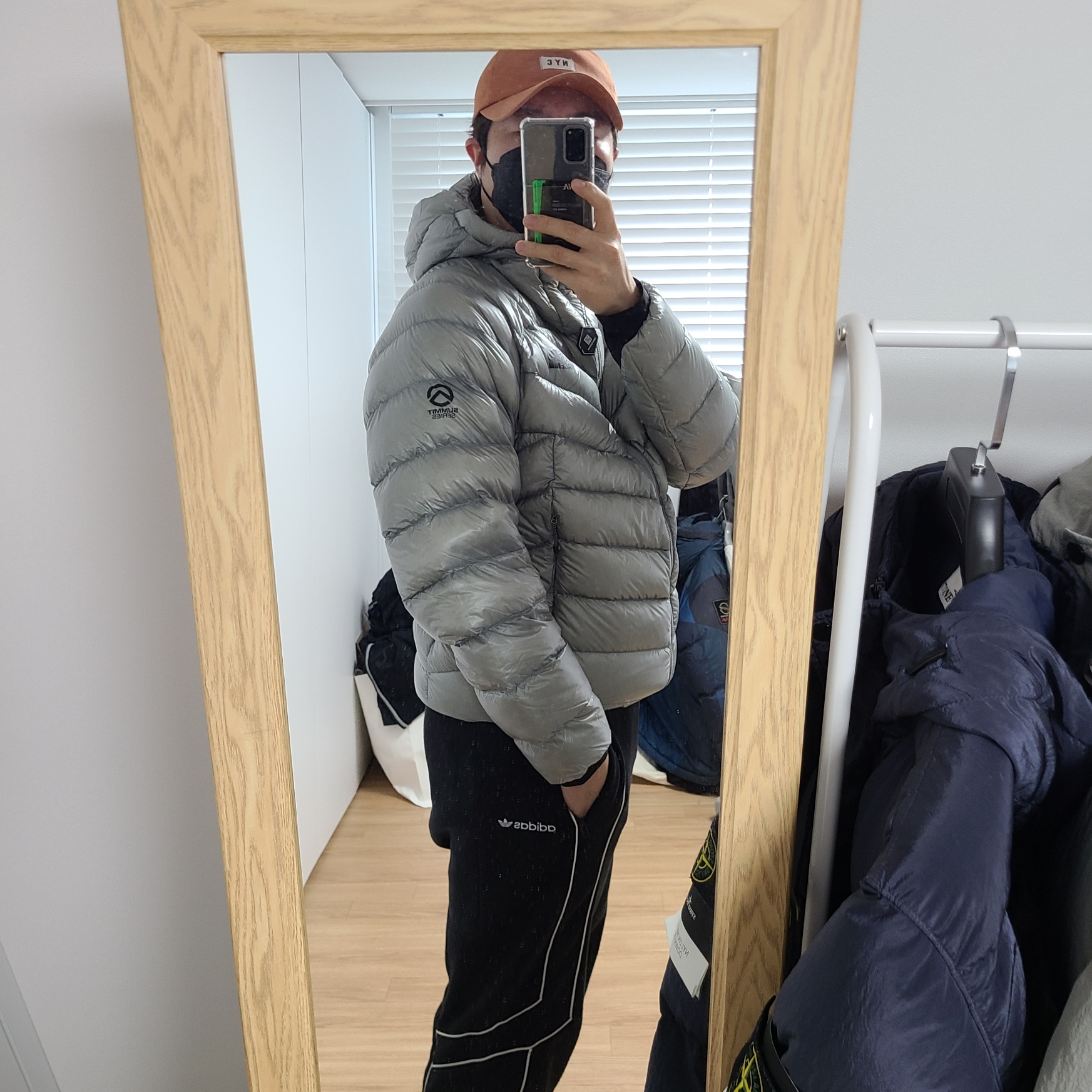 The North Face Summit Mattehorn RDS Down Jacket Light Gray 착용 스타일 - 2