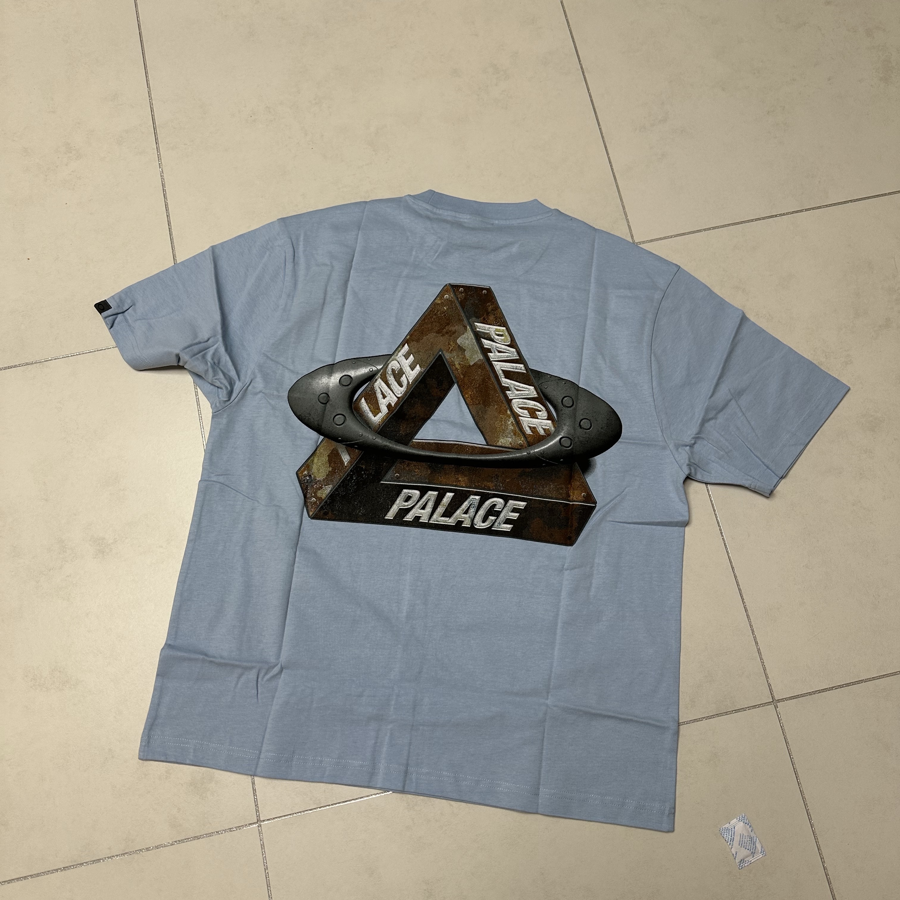 Palace x Oakley T-Shirt Blue - 24FW 착용 스타일 - 2