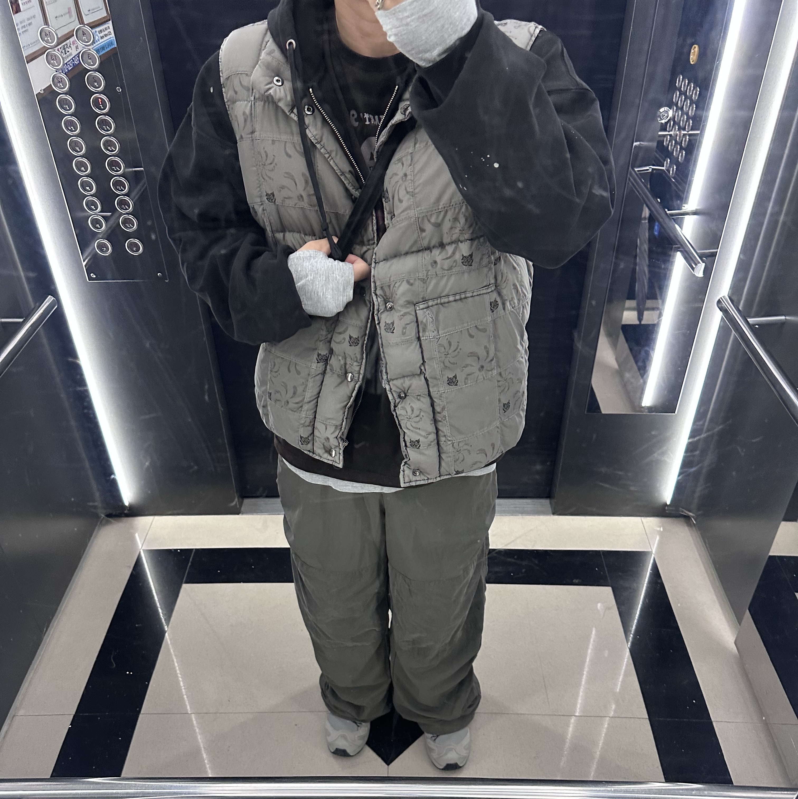 Polyteru Human Index Human Inner Layer Boat Neck Melange Gray, Polyteru x Nomanual Washed Nylon Pants Khaki 착용 스타일