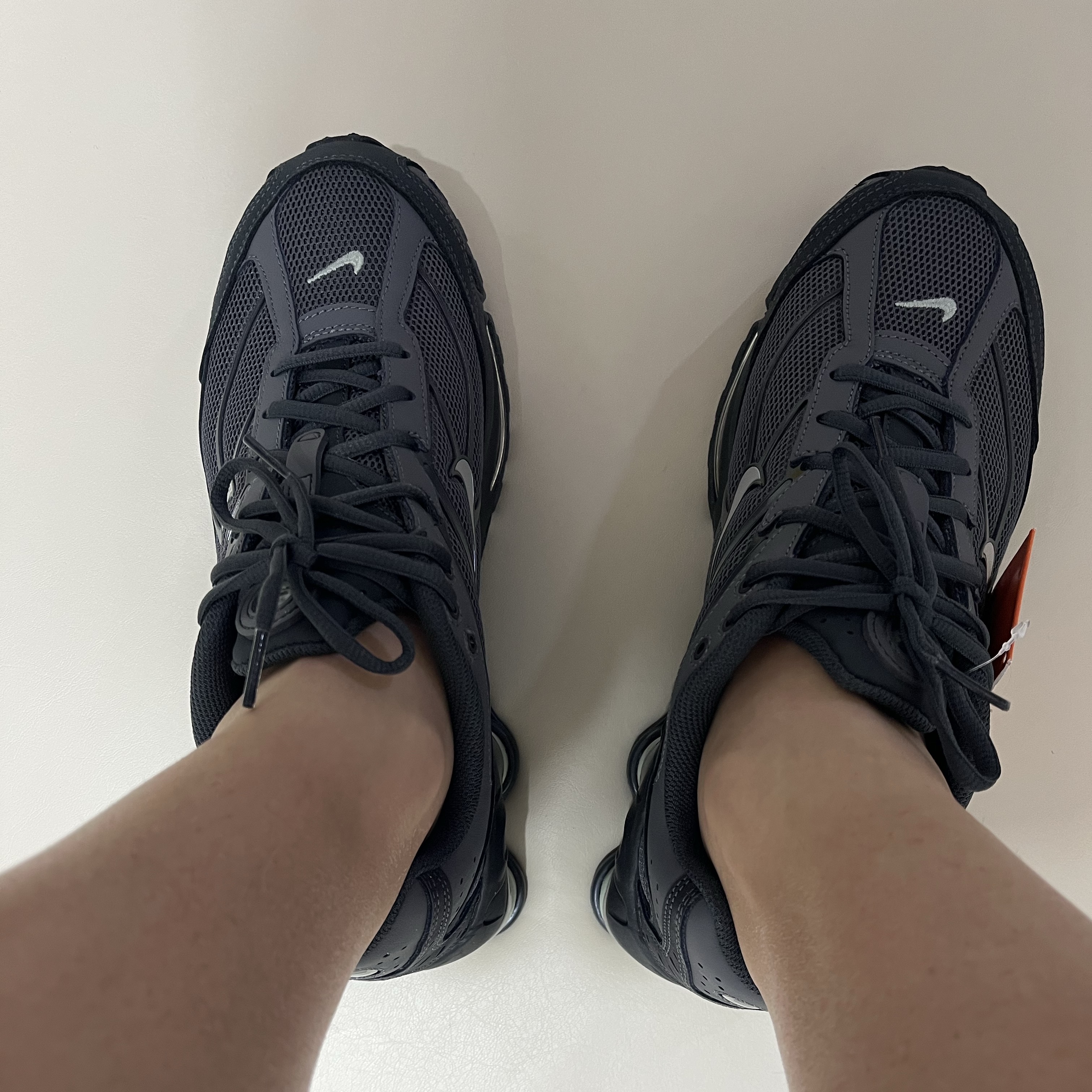 Nike Shox Ride 2 Iron Grey and Anthracite 착용 스타일