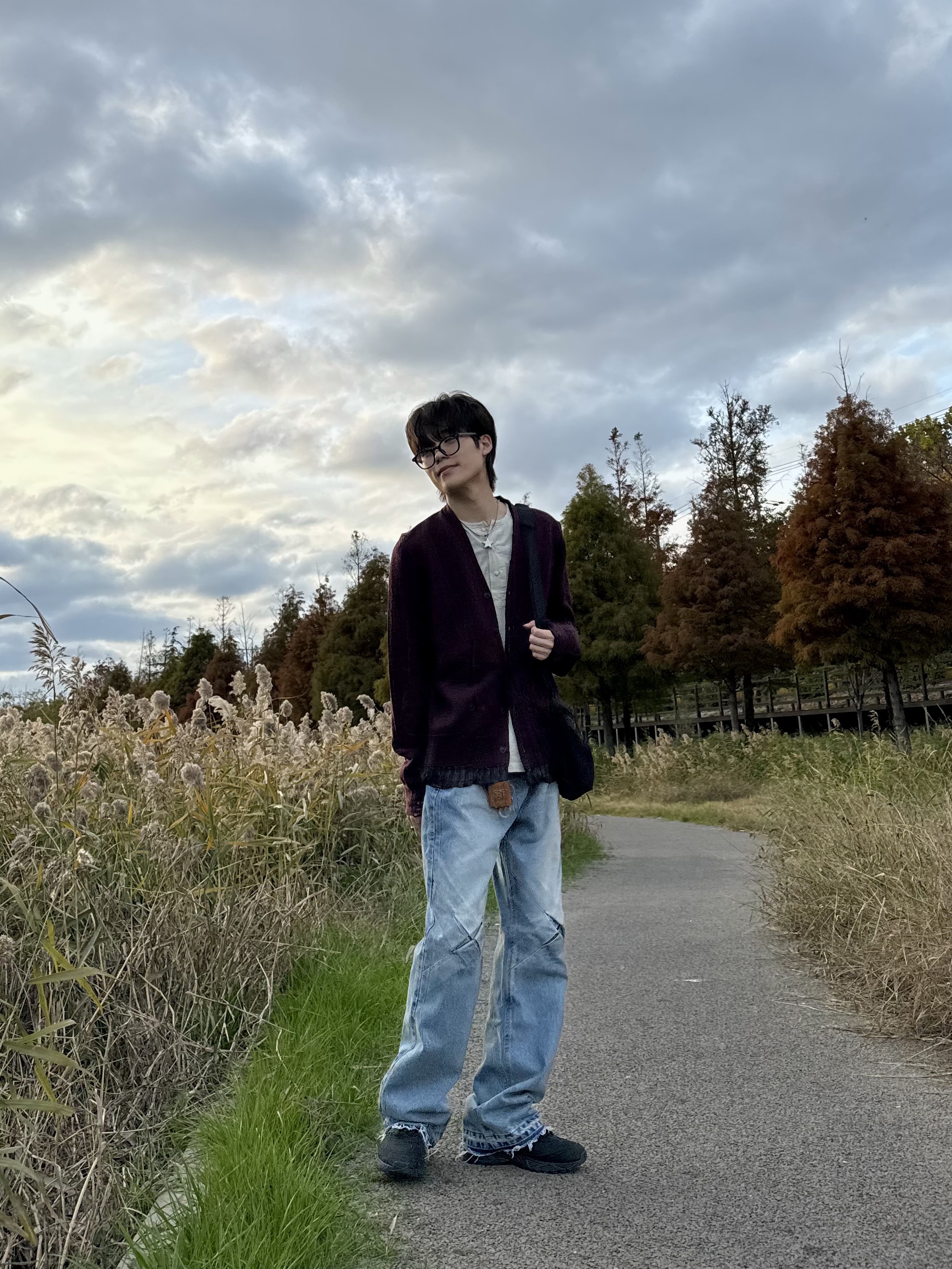 [KREAM 단독] ADSB Andersson Bell Sauvage Cotton Cardigan Green, Oakley Factory Team x Brain Dead Ostrich Chop Saw Mule Maroon Espresso 착용 스타일 - 5
