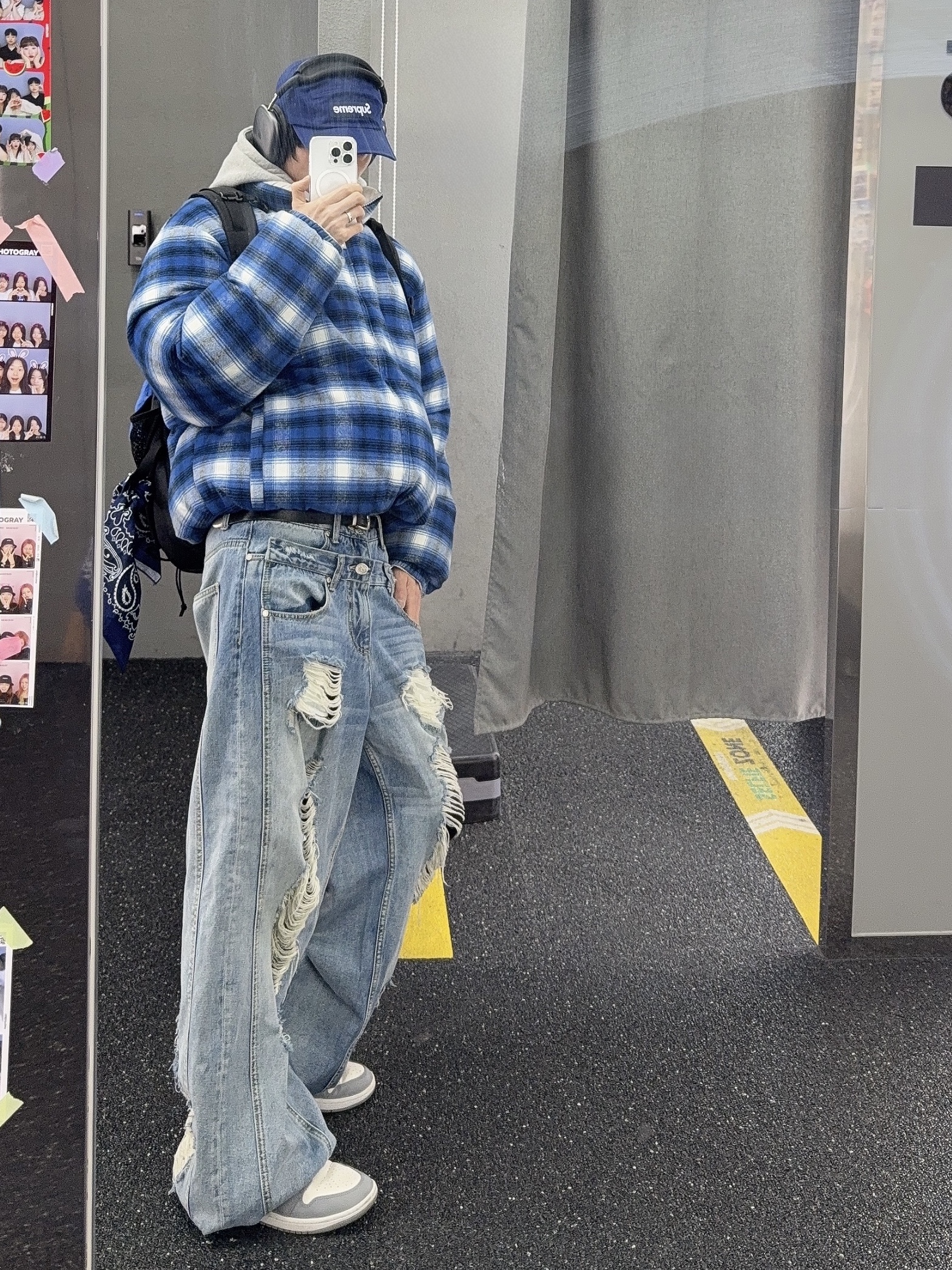 (W) Jordan 1 Mid Sail Stealth, Supreme Flannel Reversible Puffer Jacket Grey - 22FW 착용 스타일 - 8