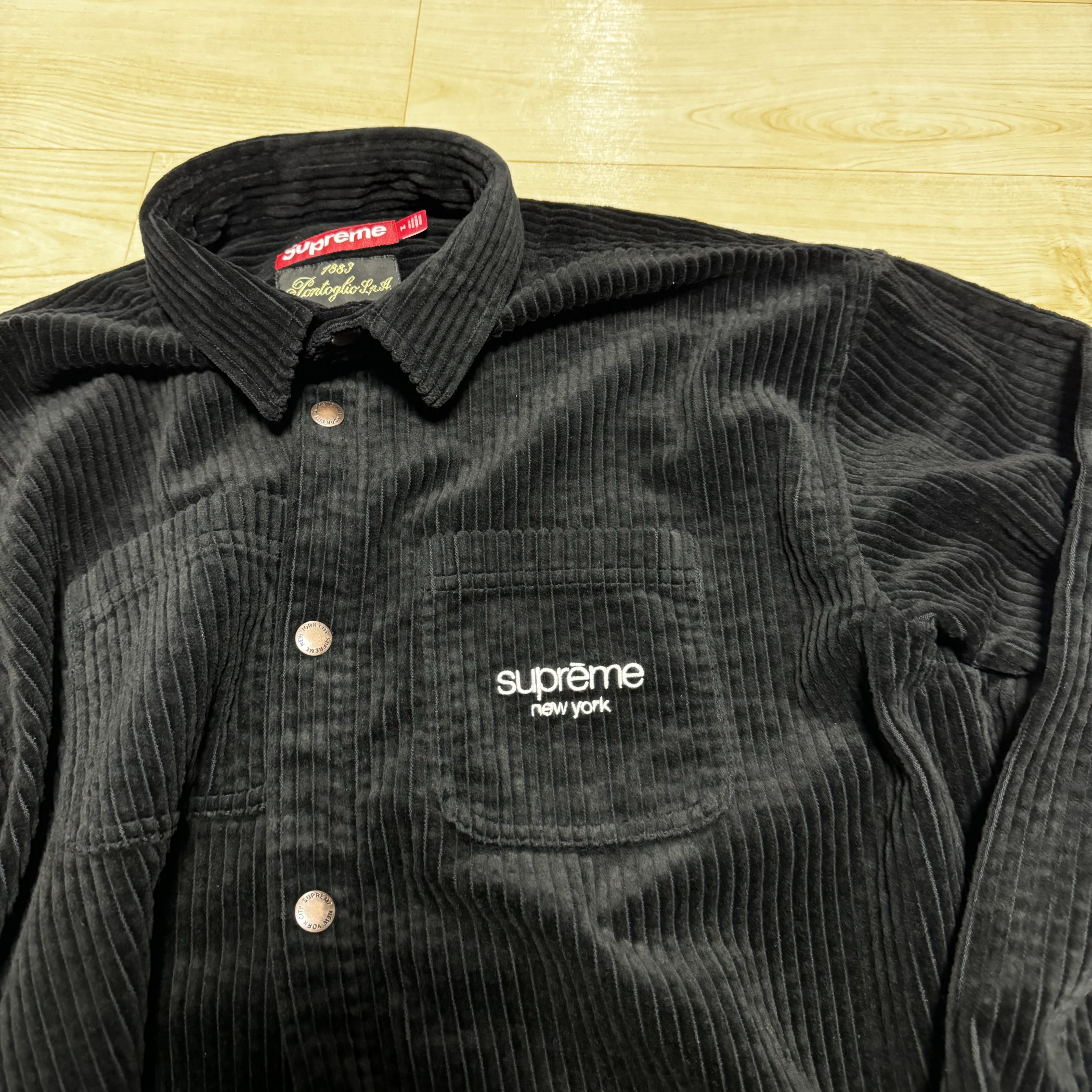 Supreme Wide Wale Corduroy Snap Shirt Black - 24FW 착용 스타일 - 1