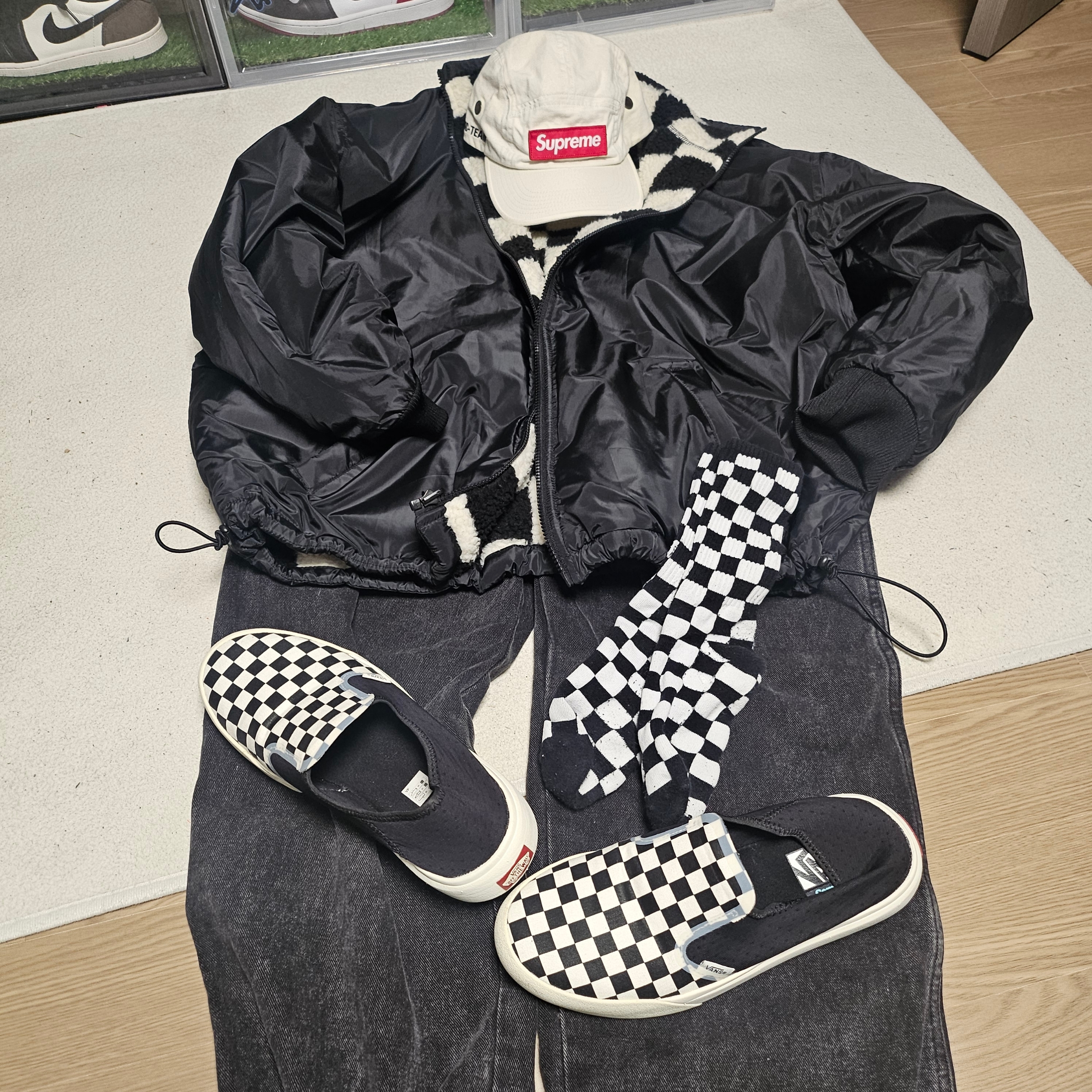 Vans Checkerboard Comfycush One Black, Supreme Military Camp Cap Stone - 22SS 착용 스타일 - 5