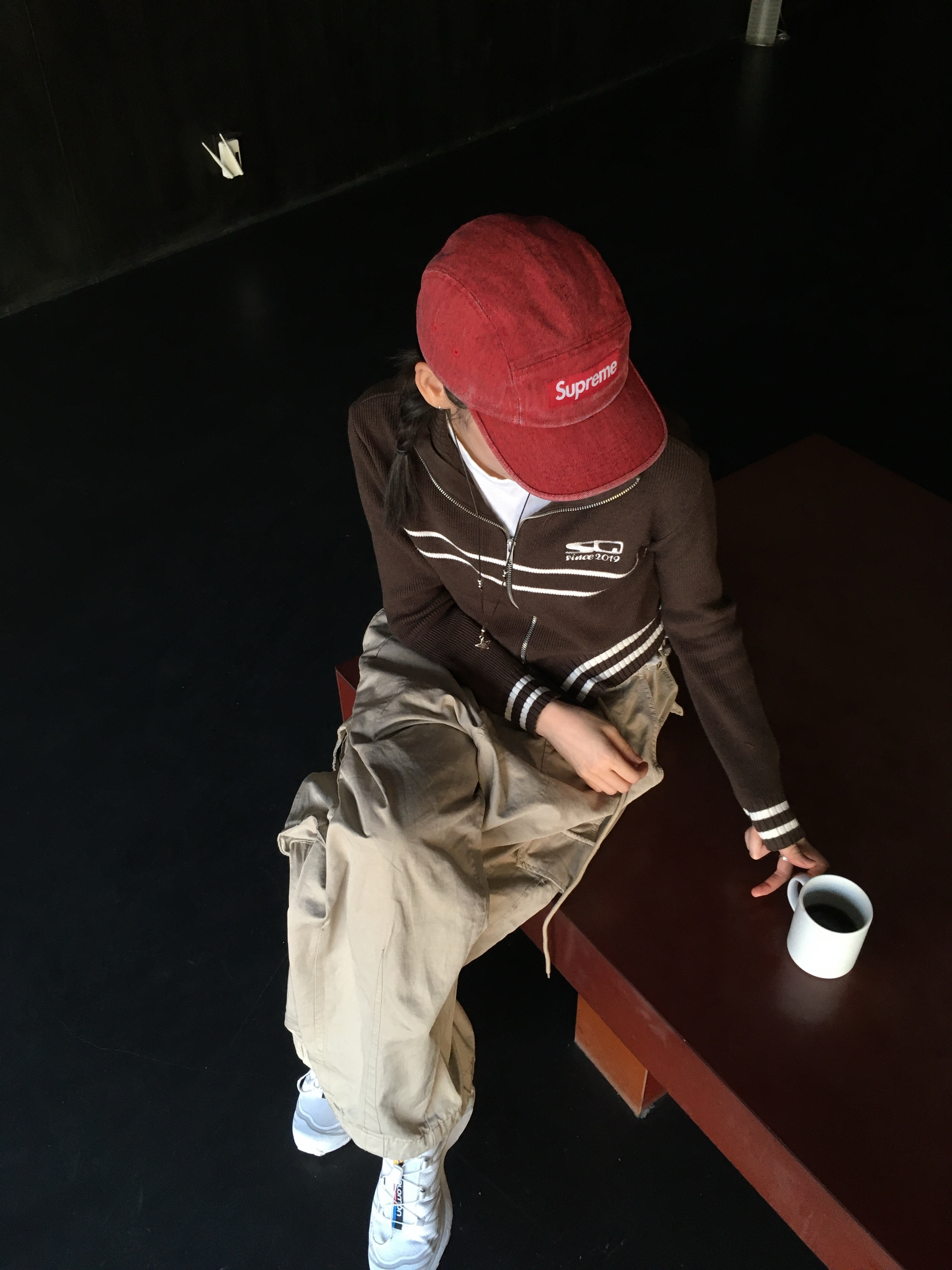 Supreme Coated Denim Camp Cap Red - 24SS, Salomon XT-6 ADV White 착용 스타일