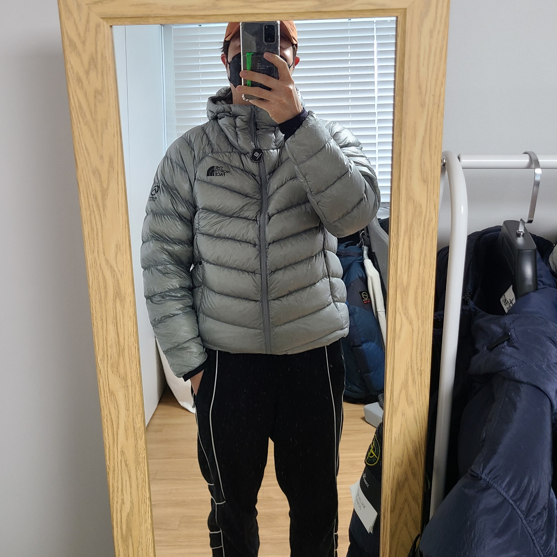 The North Face Summit Mattehorn RDS Down Jacket Light Gray 착용 스타일 - 1