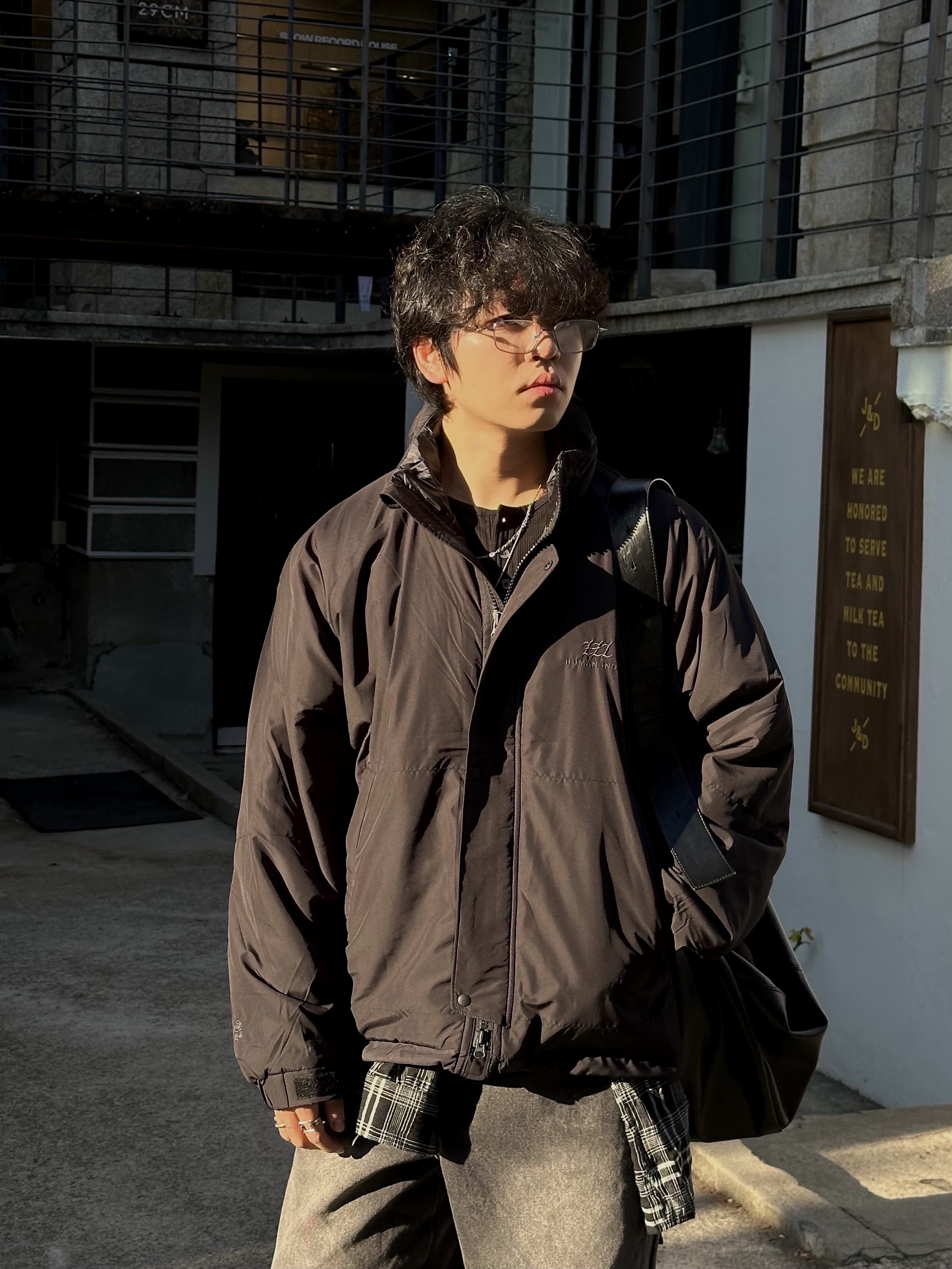 Polyteru Human Index Human Loosed Half Zip Knit Gray, Balenciaga Stapler Sneaker Beige Grey 착용 스타일 - 3