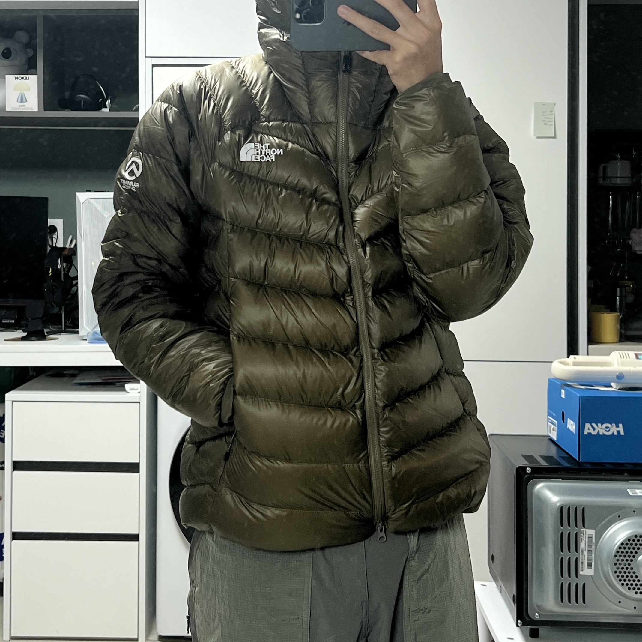 The North Face Summit Mattehorn RDS Down Jacket Khaki 착용 스타일