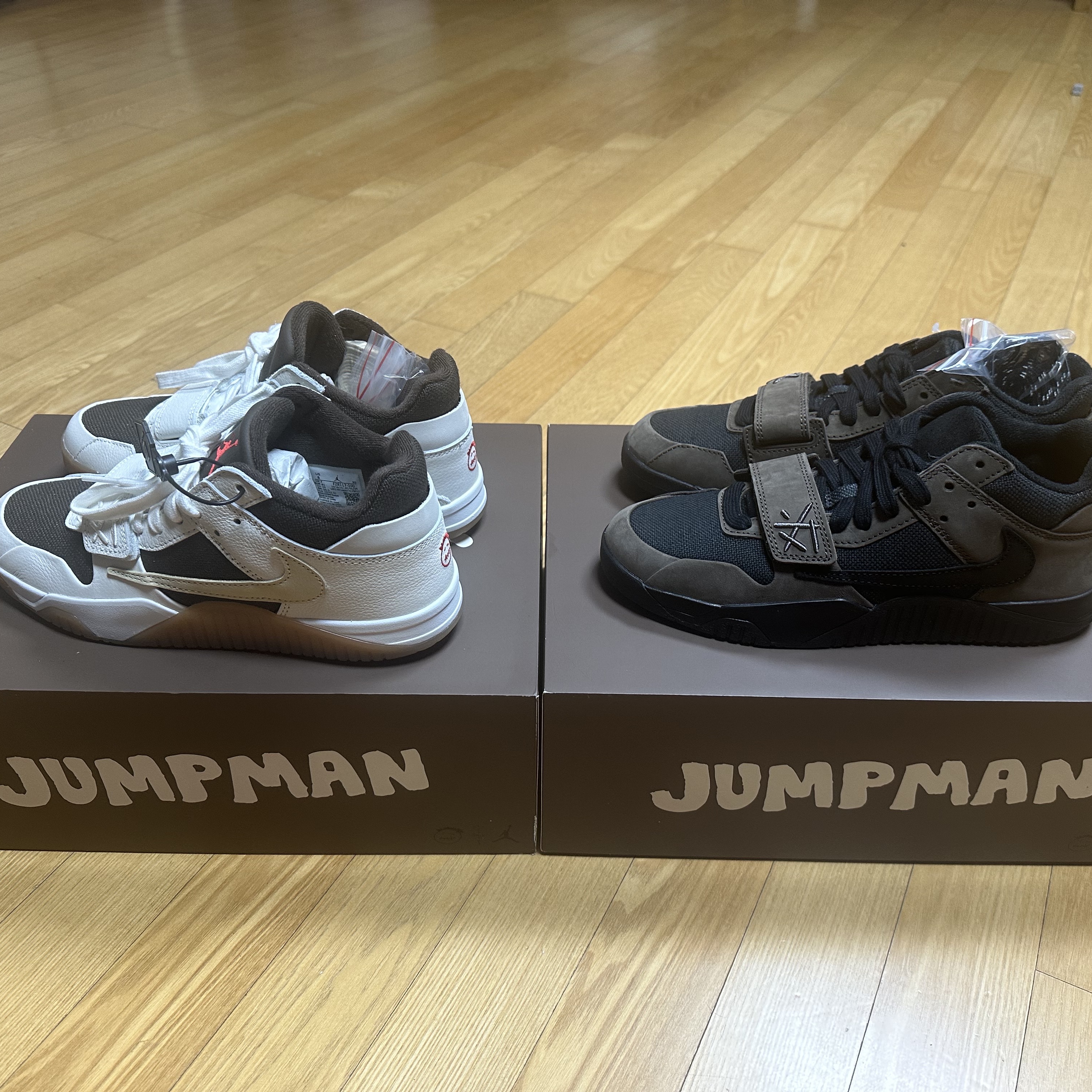 Jordan x Travis Scott Jumpman Jack TR Black and Dark Mocha, Jordan x Travis Scott Jumpman Jack TR Sail and Dark Mocha 착용 스타일 - 1