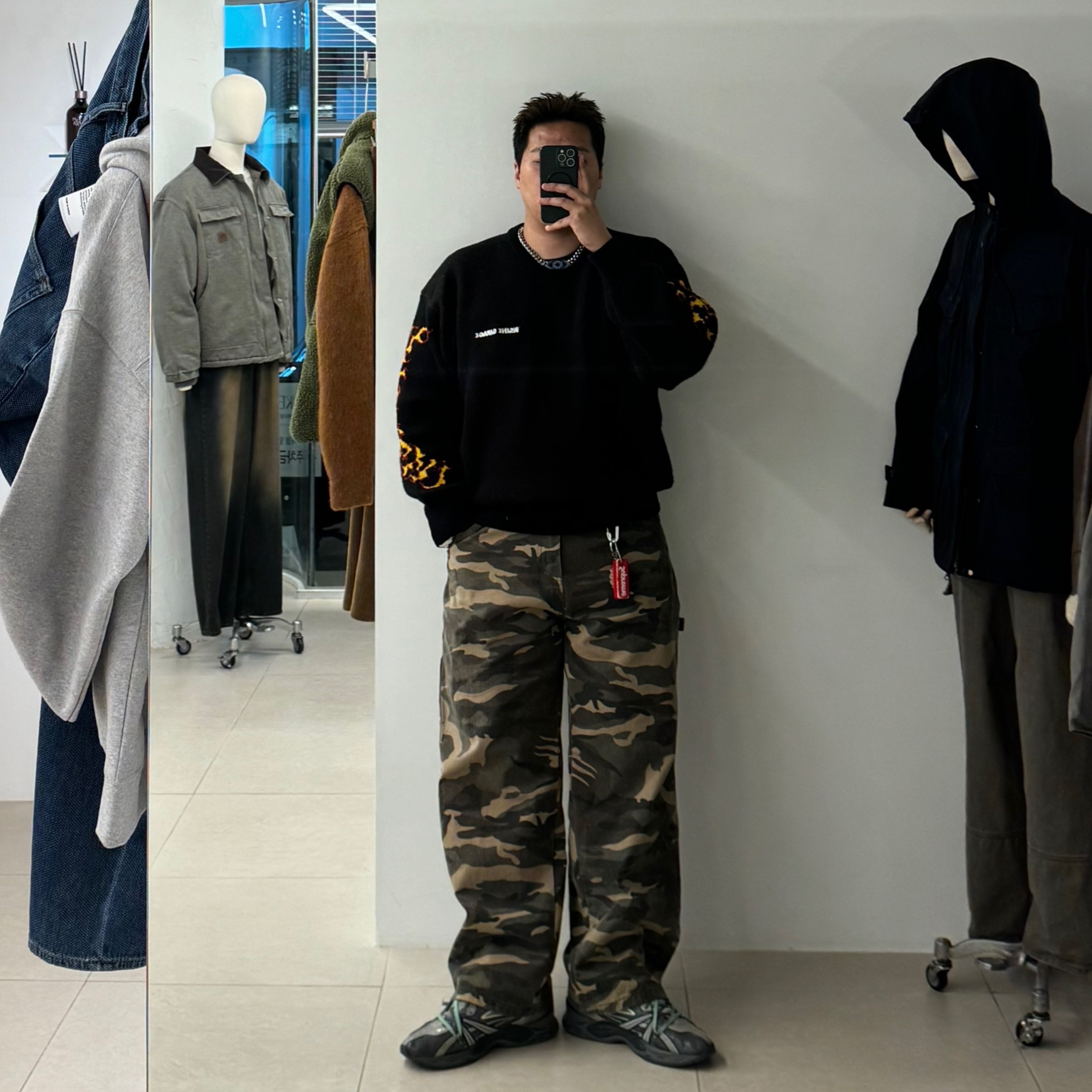 Supreme Floating Keychain Red - 23FW, Asics x Andersson Bell HN2-S Protoblast Smoke Grey 착용 스타일