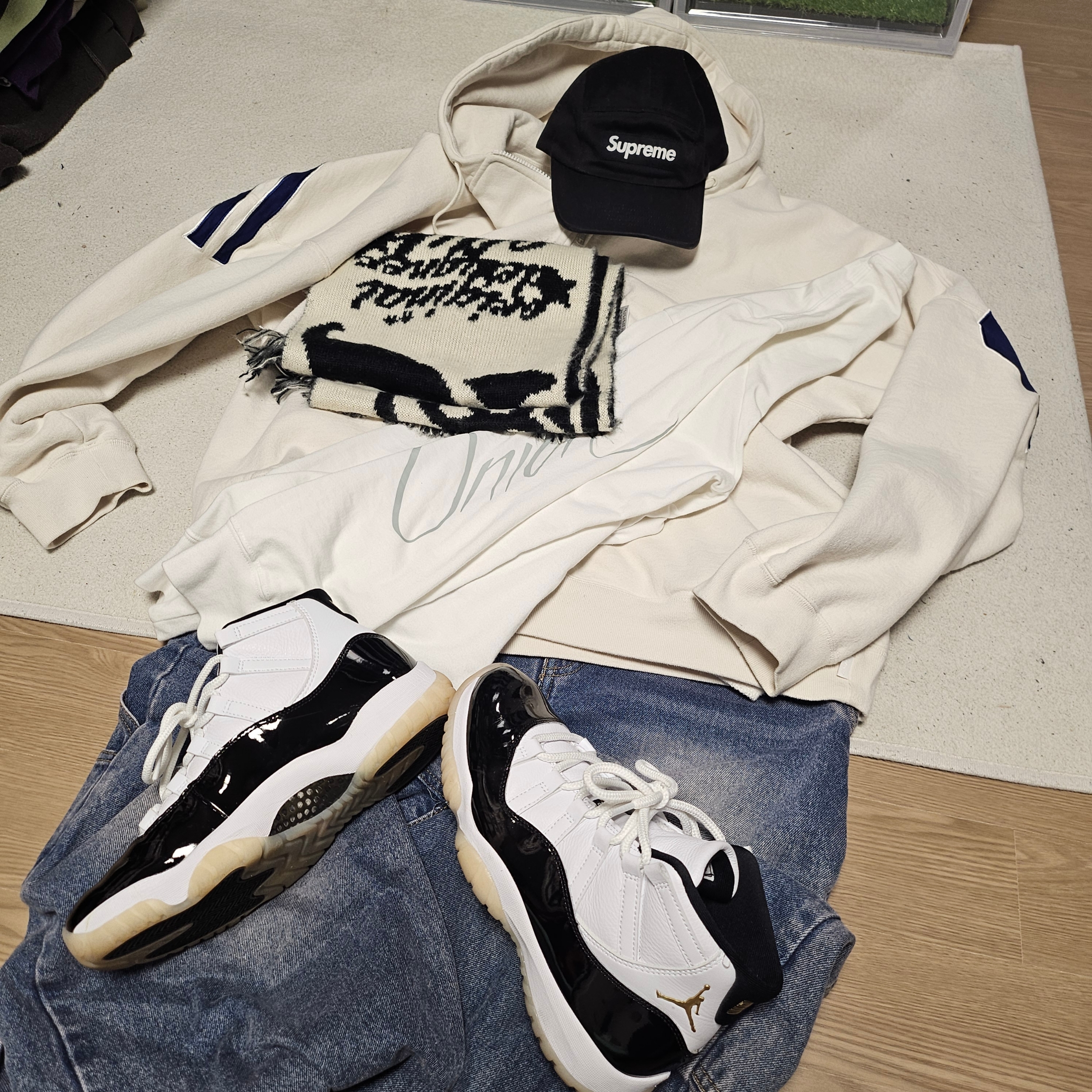 Stussy SS Link Studded Belt Black, Supreme Wrapped Half Zip Hooded Sweatshirt Stone - 24SS 착용 스타일 - 5