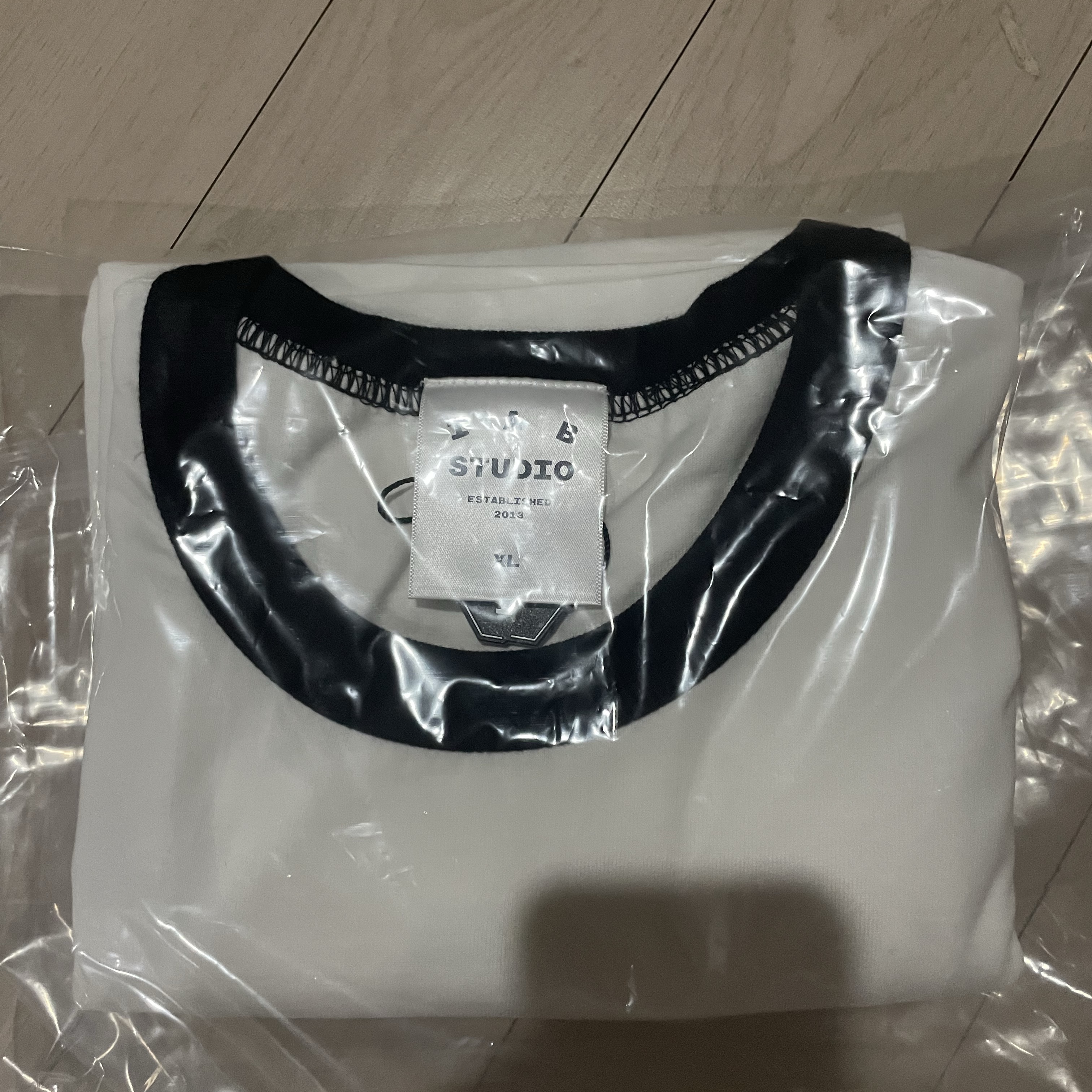 IAB Studio Established T-Shirt White Black 착용 스타일