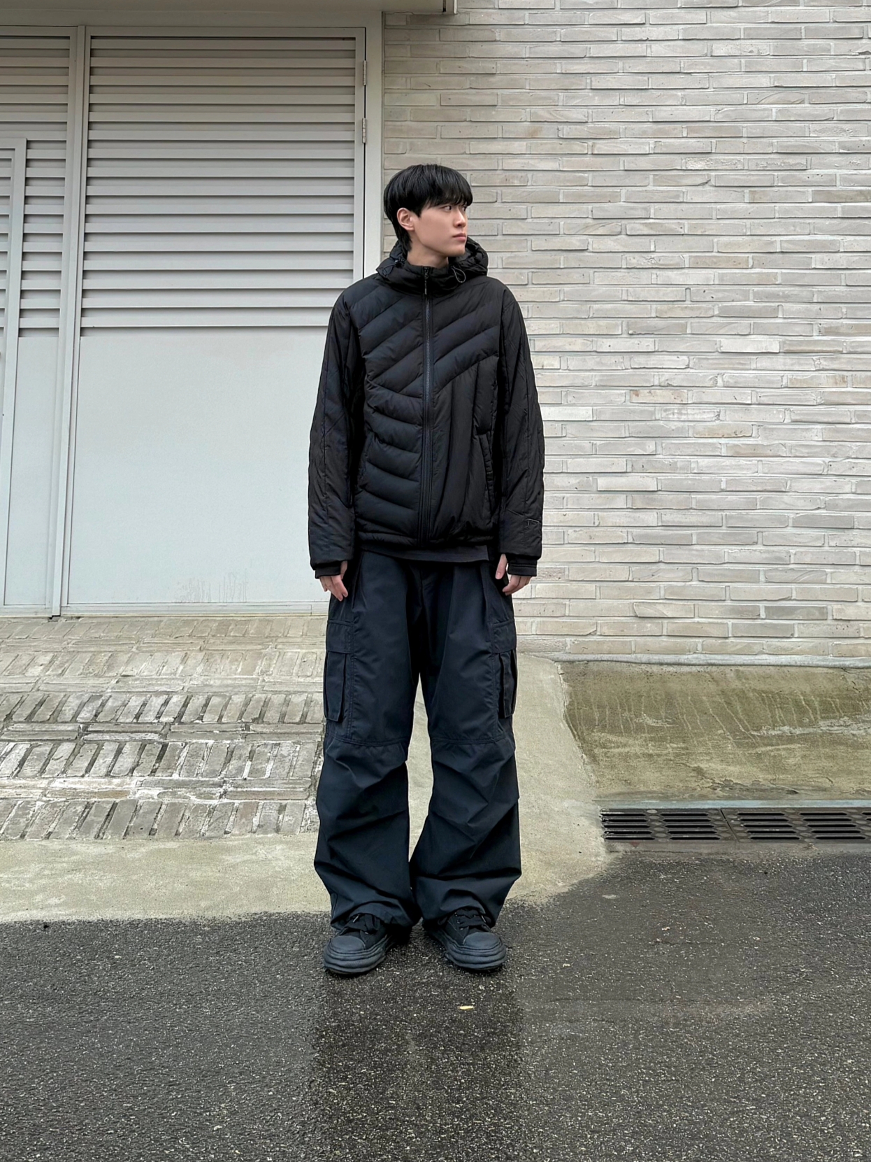 Maison Mihara Yasuhiro Peterson23 OG Sole Canvas Low-top Sneakers Black Black 착용 스타일 - 1