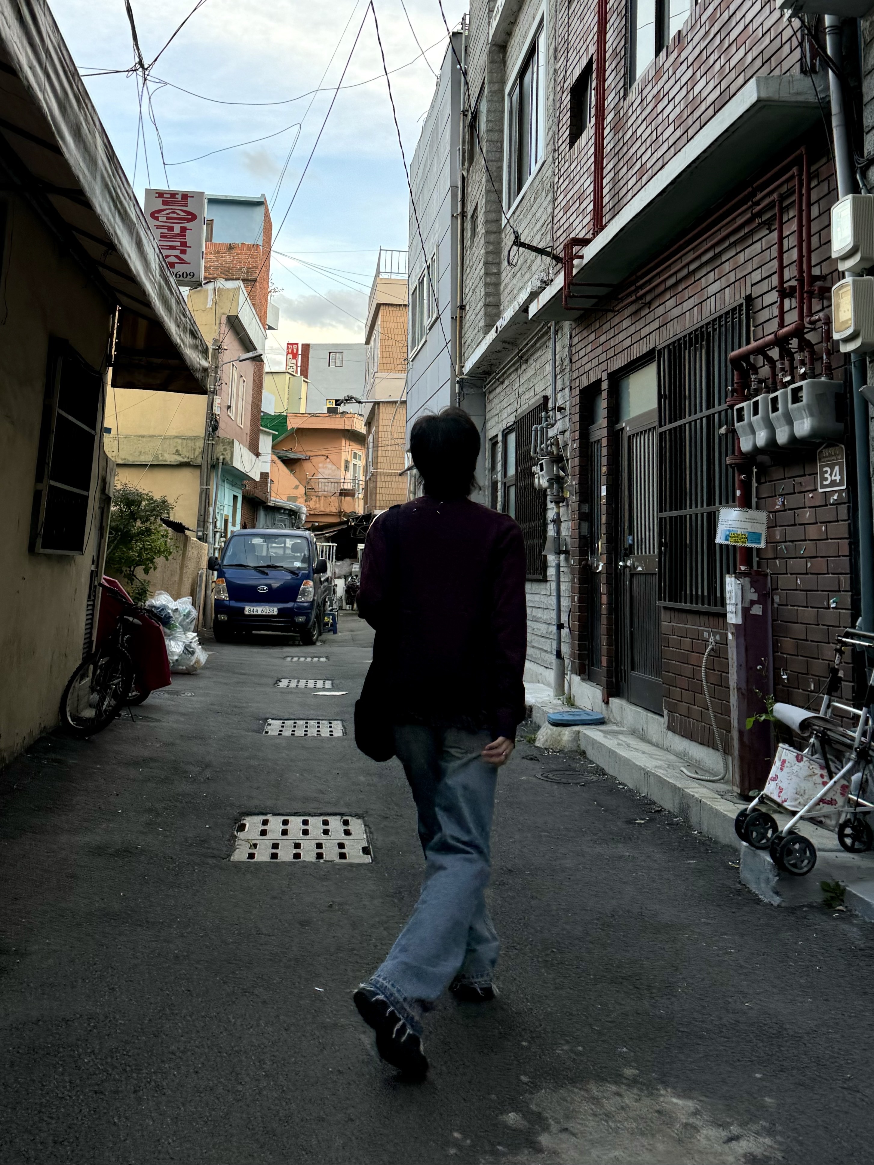 [KREAM 단독] ADSB Andersson Bell Sauvage Cotton Cardigan Green, Oakley Factory Team x Brain Dead Ostrich Chop Saw Mule Maroon Espresso 착용 스타일 - 7