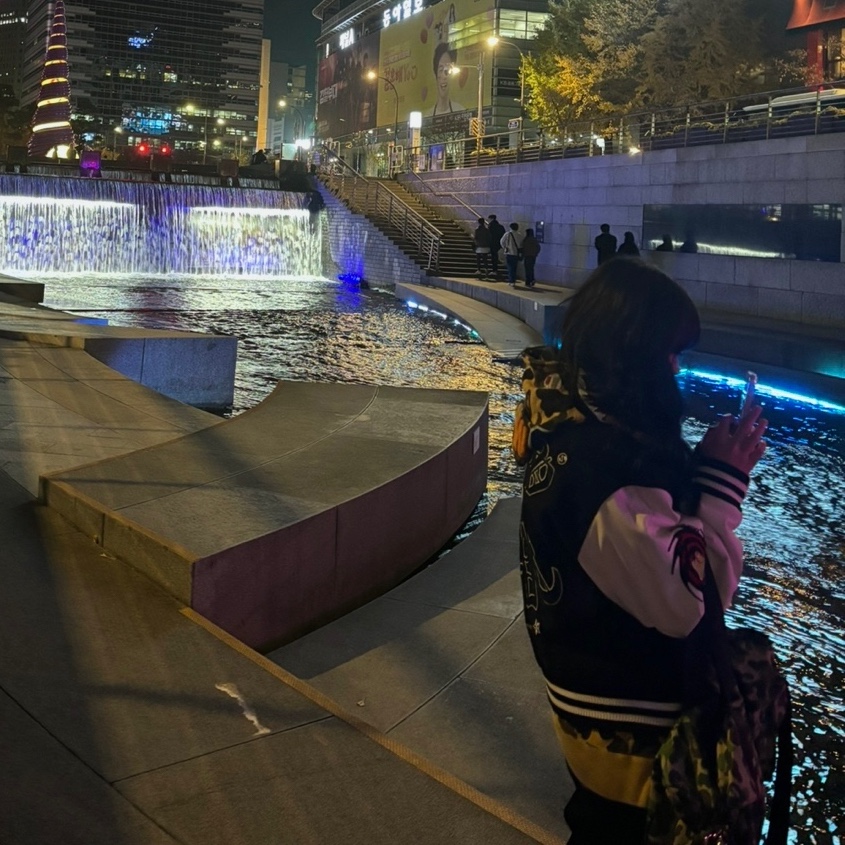 BAPE 1st Camo Shark Full Zip Hoodie Yellow 착용 스타일 - 1