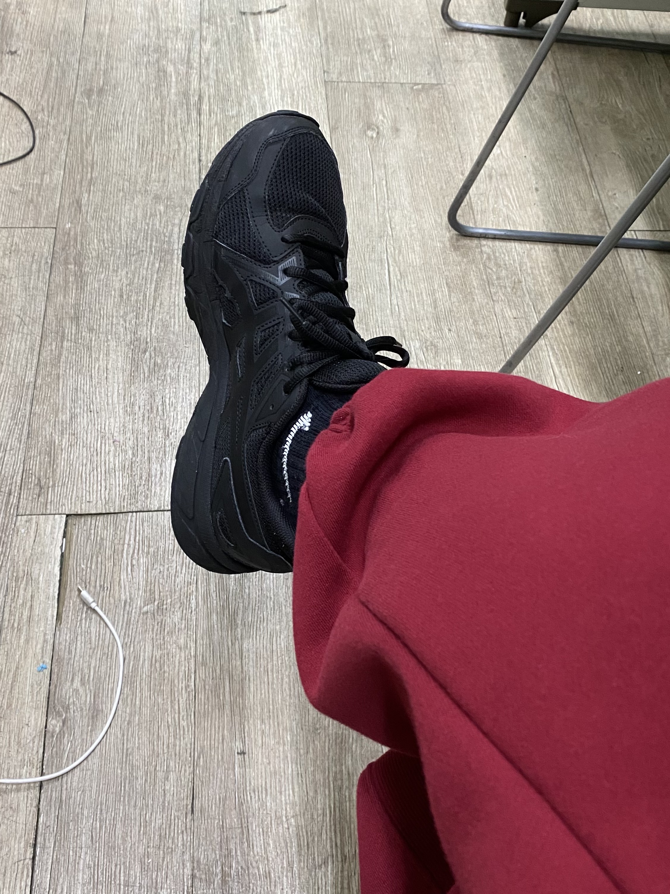 Asics Jog 100 T Black - 4E Extra Wide, Nike Everyday Lightweight Training Crew Socks Black (3 Pack/Korean Ver.) 착용 스타일 - 4