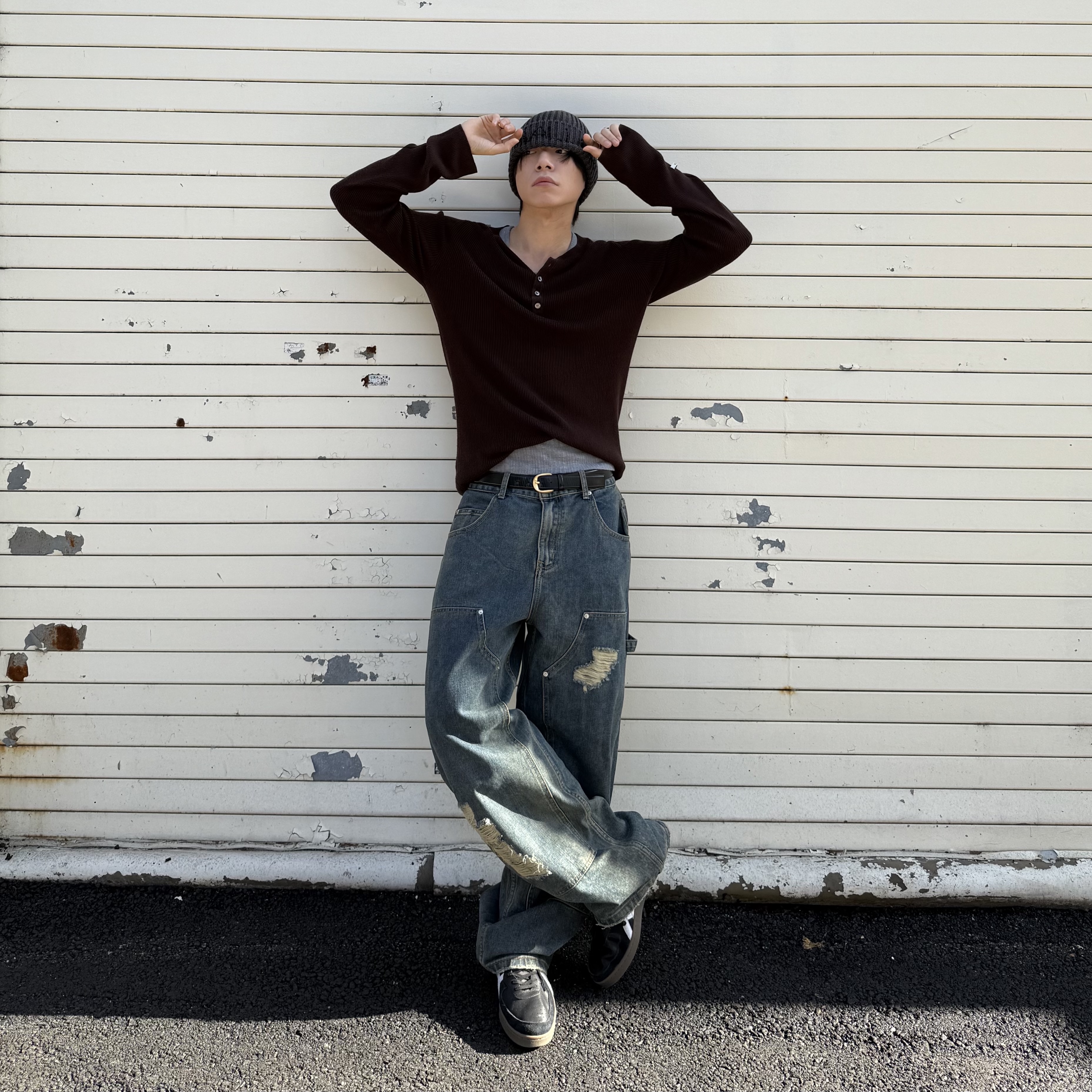 [KREAM 단독] Millo Archive Damage Carpenter Pants Vintage Blue 착용 스타일 - 1