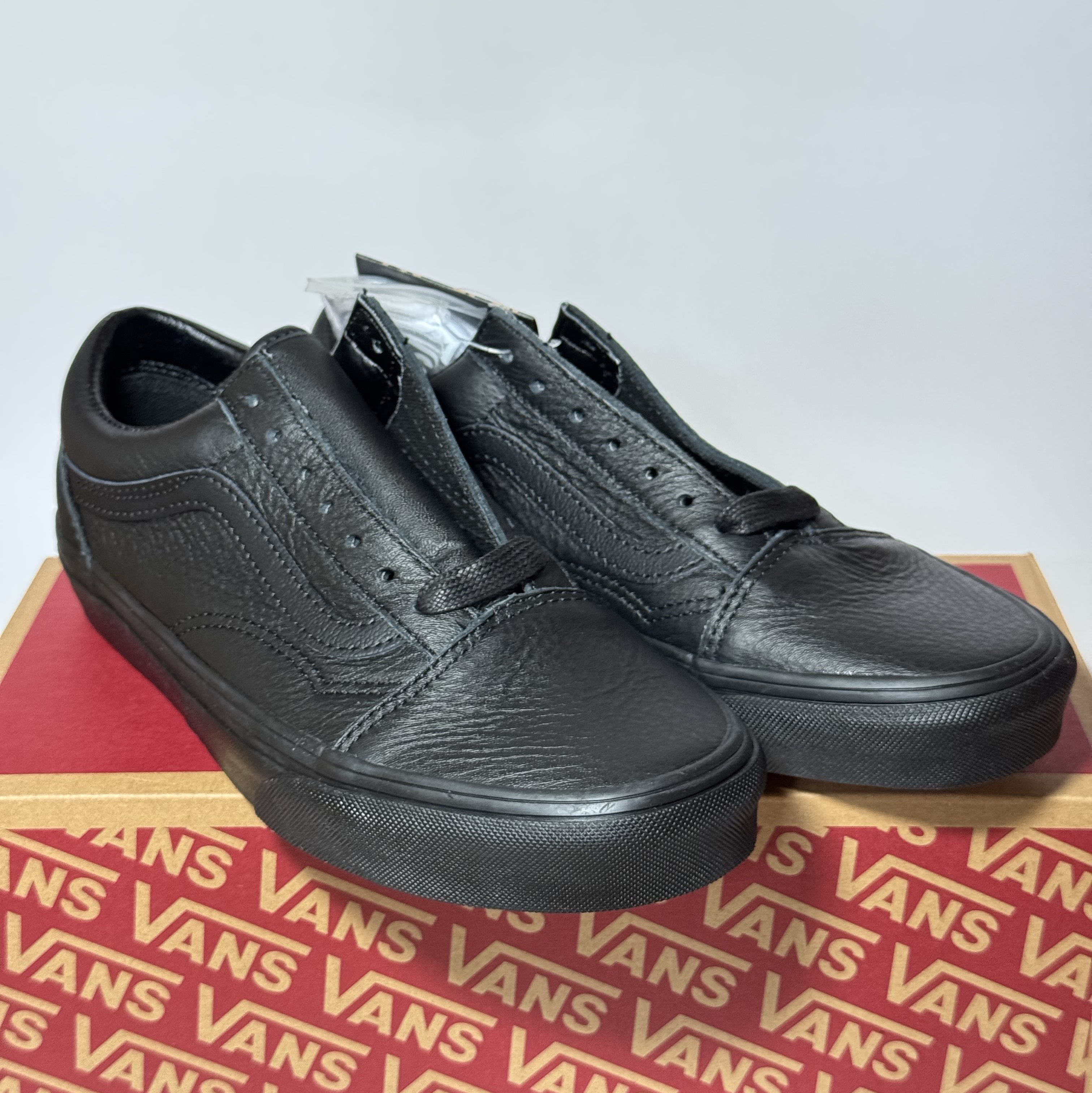Vans Old Skool Leather Black 착용 스타일 - 1