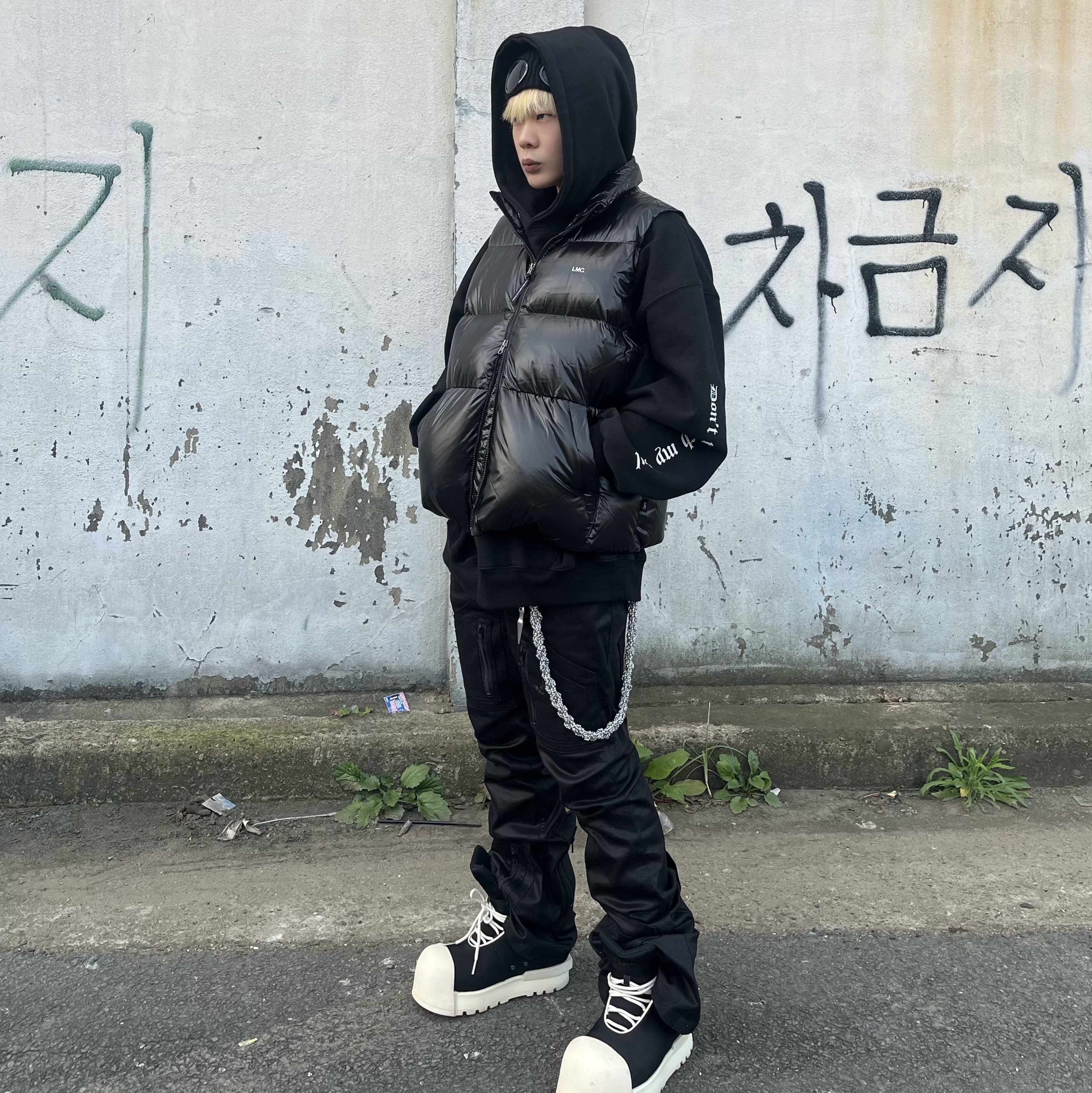 C.P. Company Extra Fine Merino Wool Goggle Beanie Black 착용 스타일 - 2