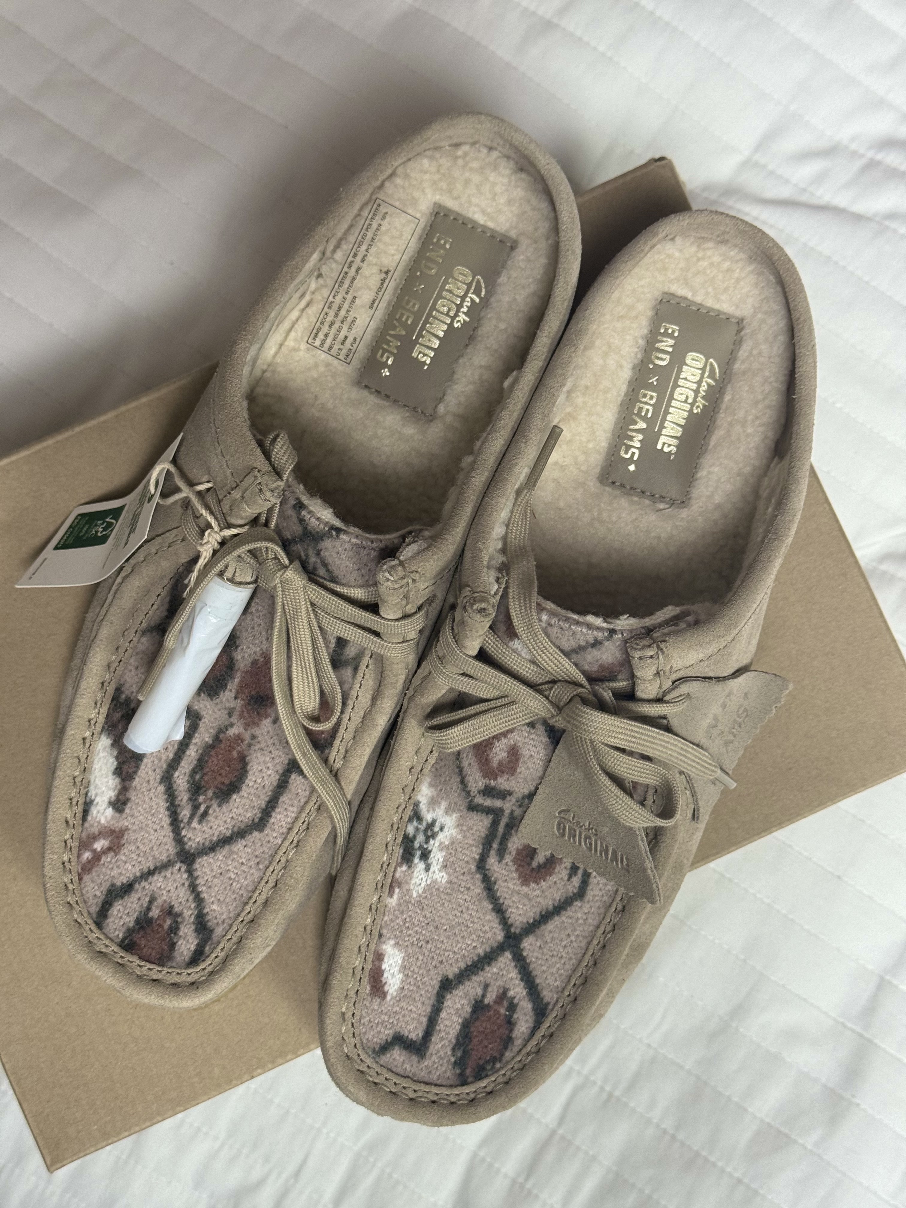 Clarks x END. x Beams Plus Ski Club Wallabee Mule Maple 착용 스타일 - 1